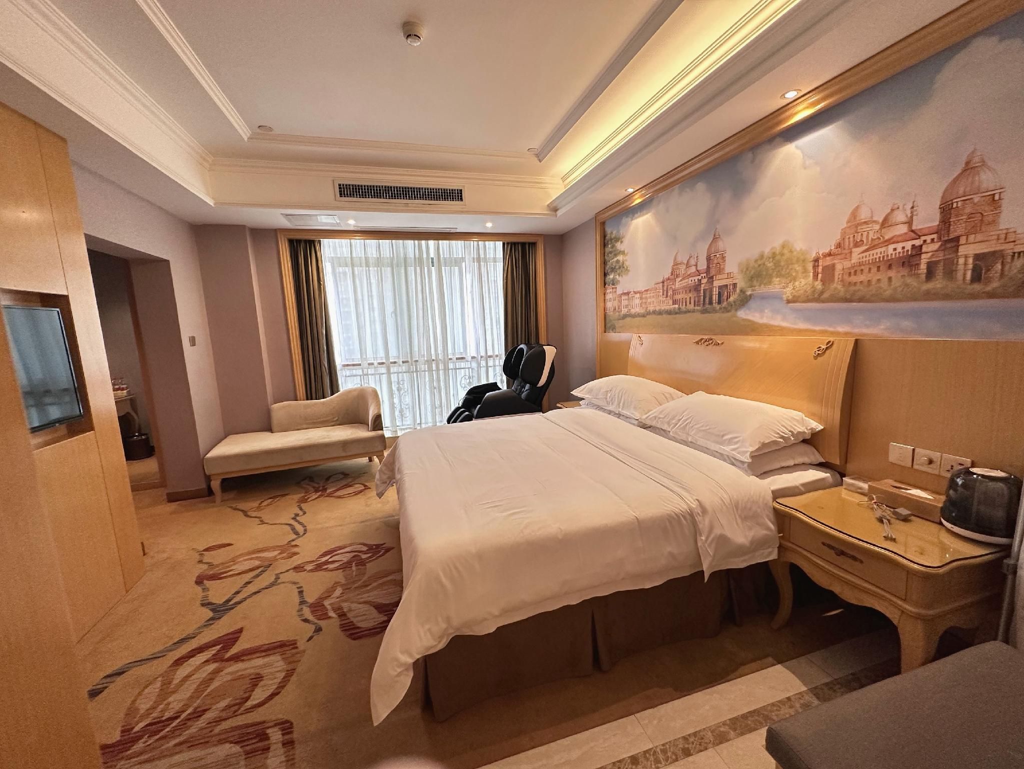 Standard king room