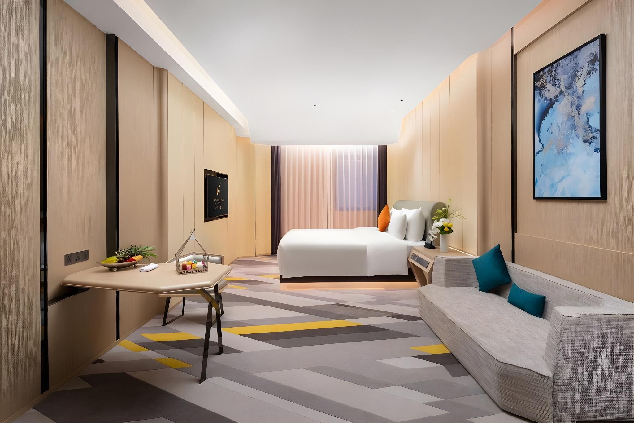 Presidential Suite (Luxurious Space + Extra-Large Bathtub + Custom Furnishings)