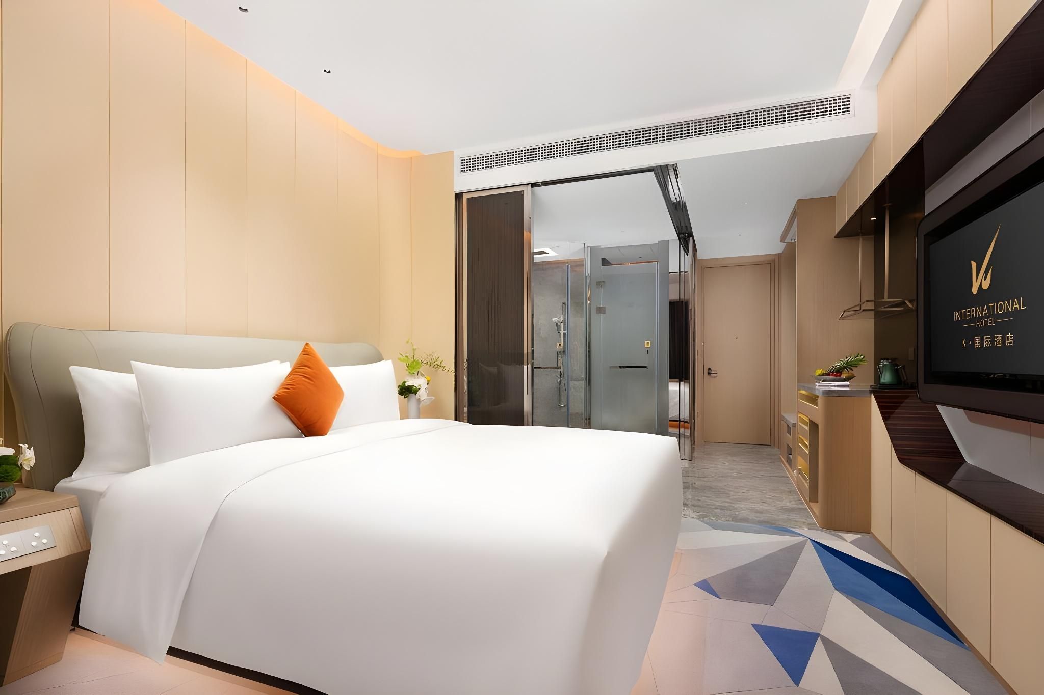 Family Suite (Connected Space + Smart Control + Tub)