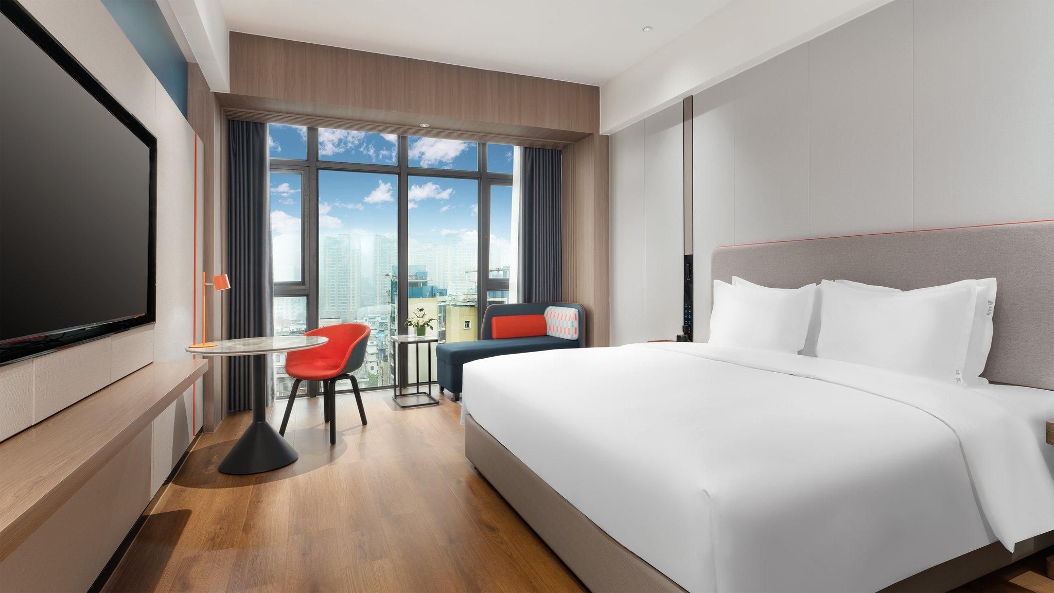 1 King Standard Extra Floor Space High Floor