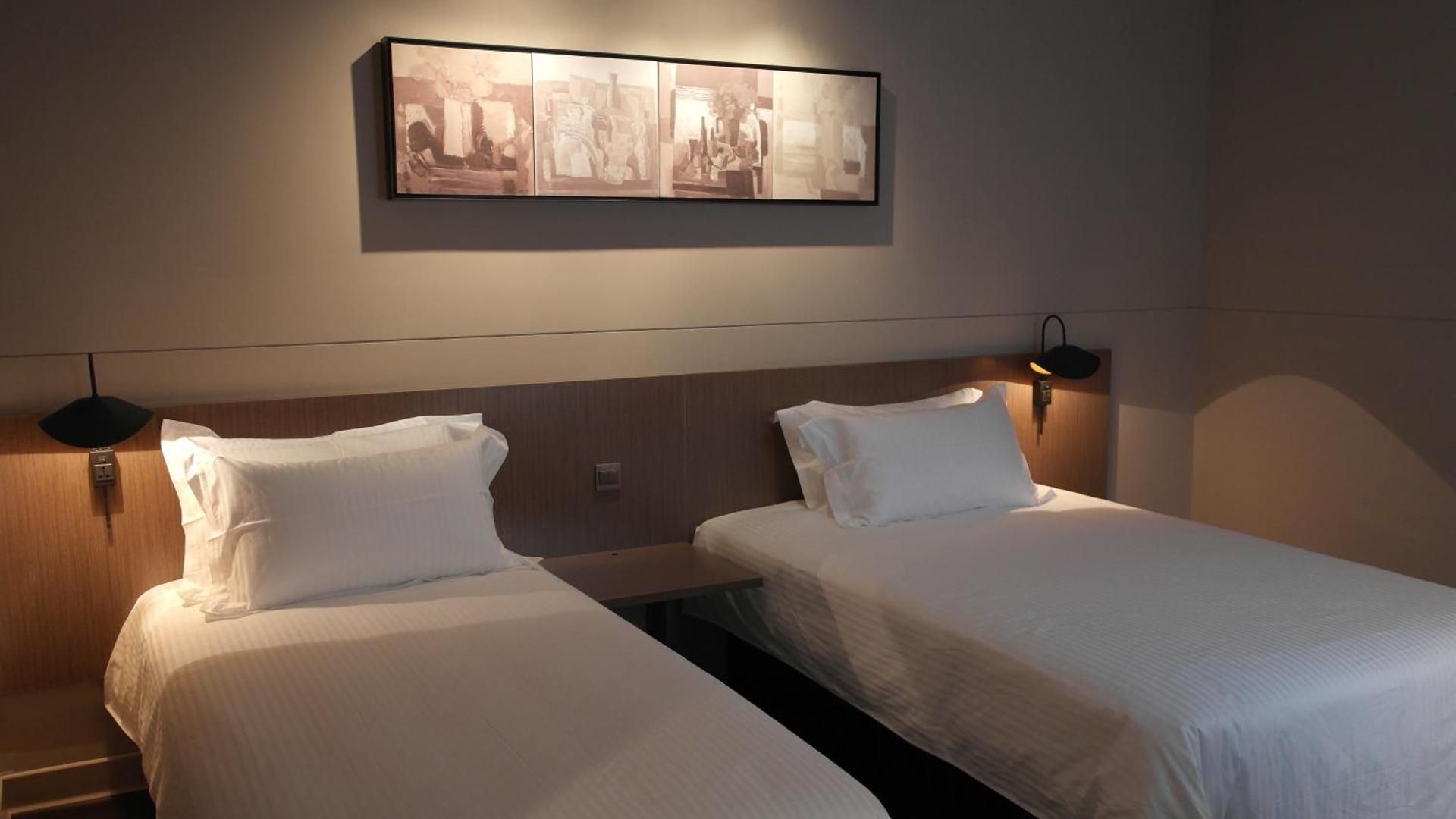 WH - Standard Daxiao Twin Room