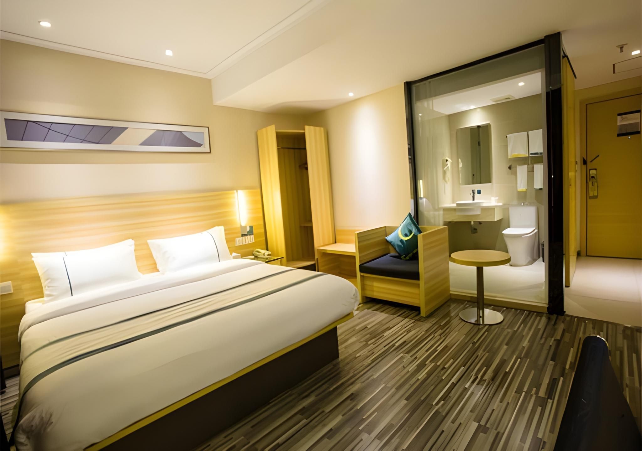Business Queen Room