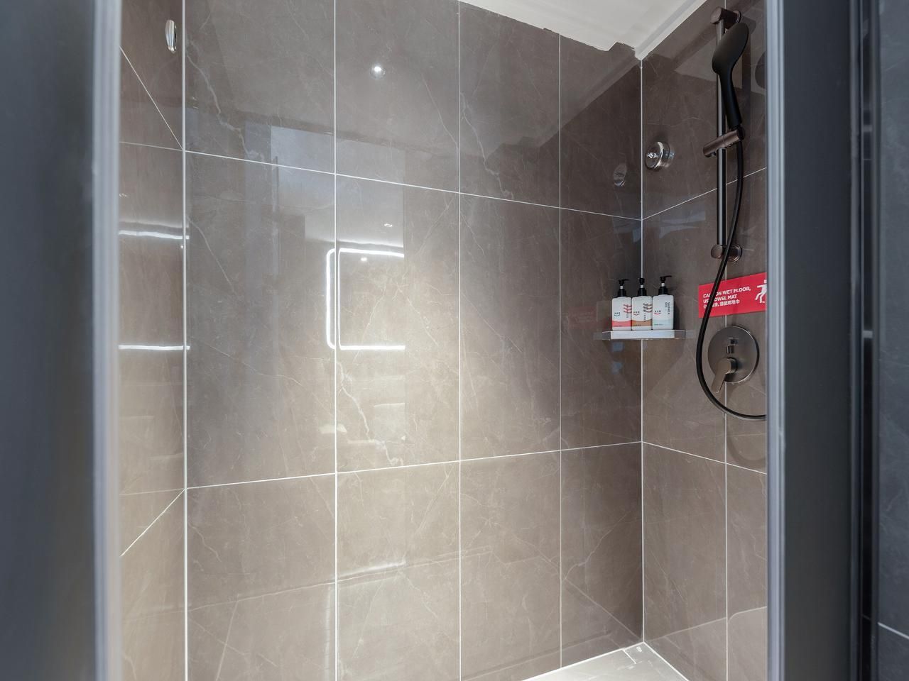 Dossen - Deluxe Bed Room