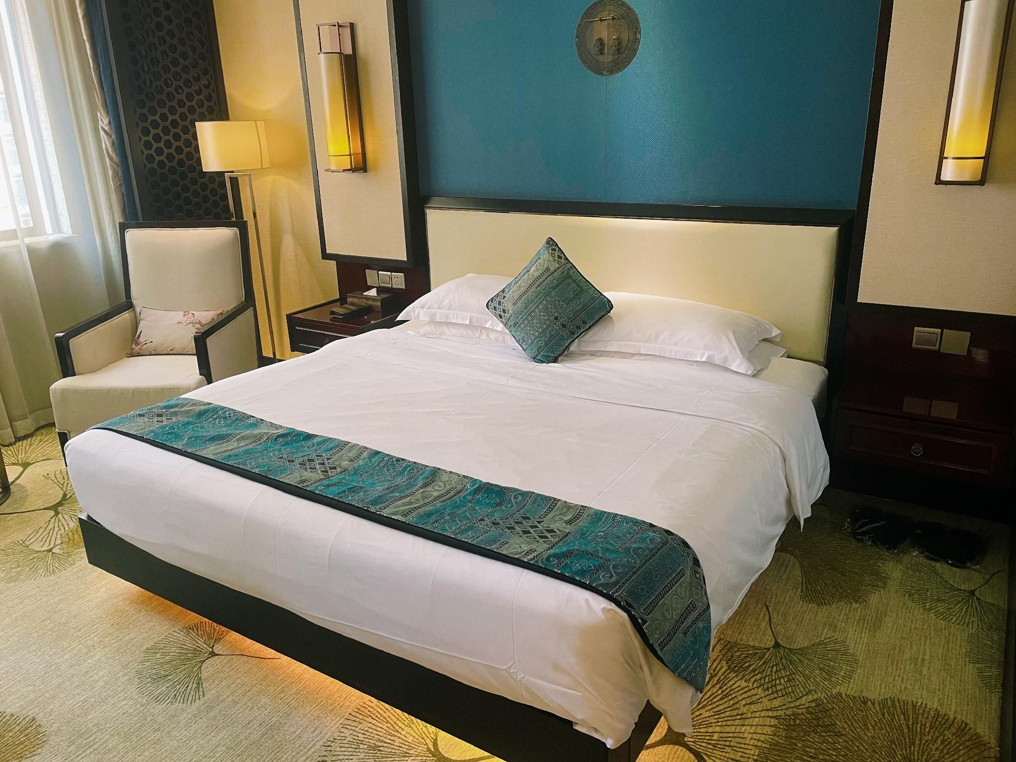Deluxe River View King Room