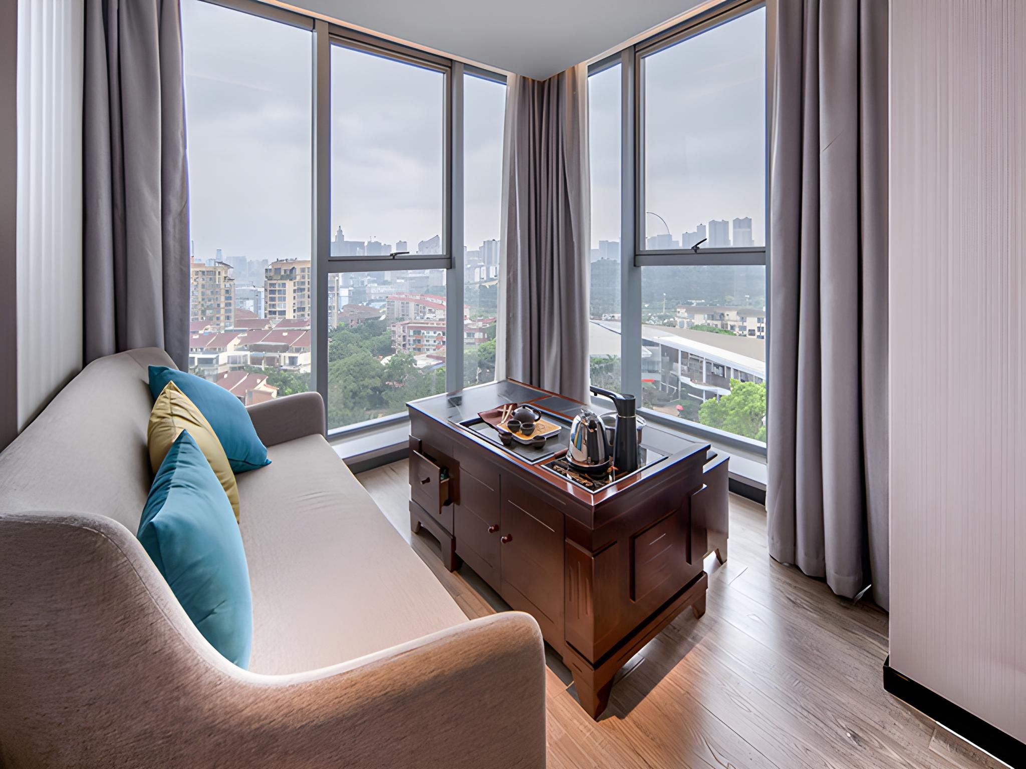 Dossen - Bed Room With City View