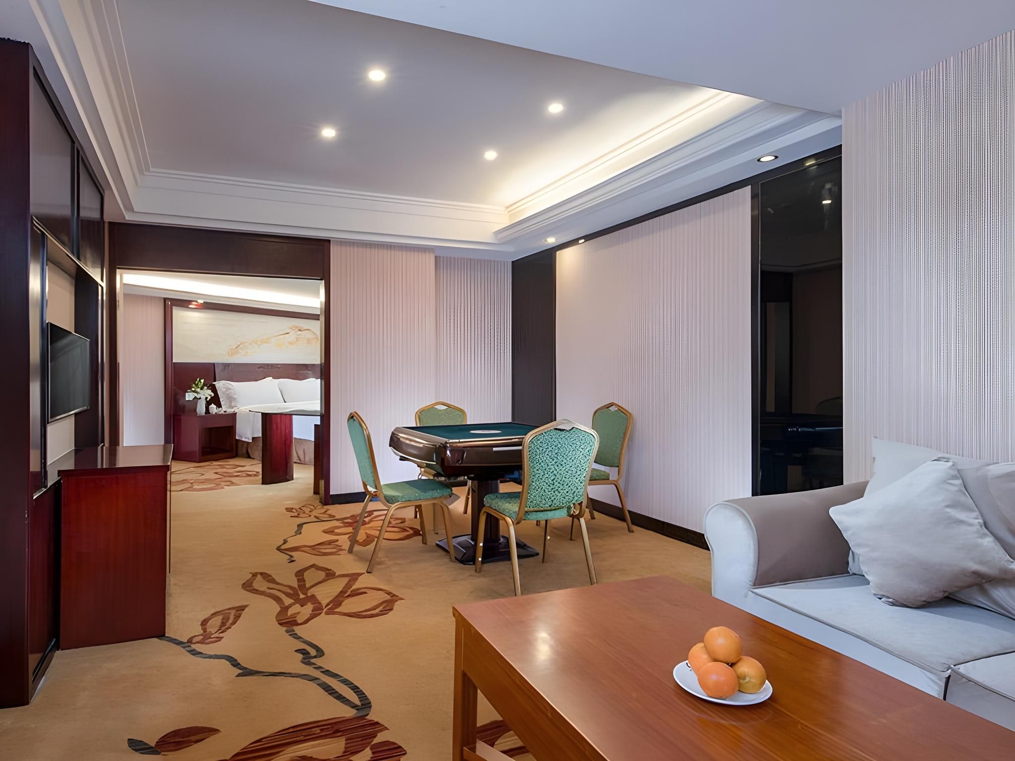 Vienna International Hotel Nanning East Station Vienna - Functional Chess Room With Twin Bed