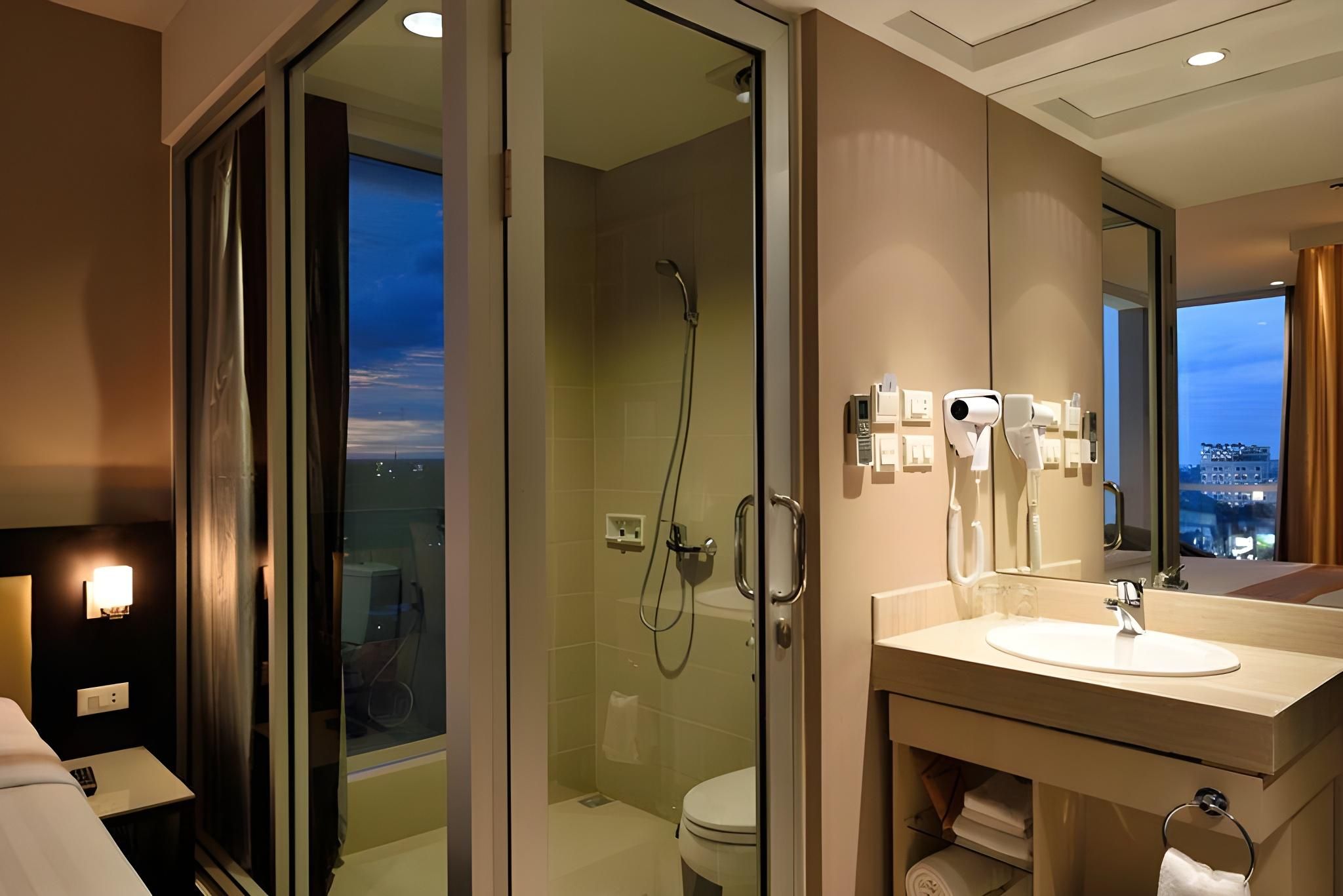 Deluxe Business Double or Twin Room
