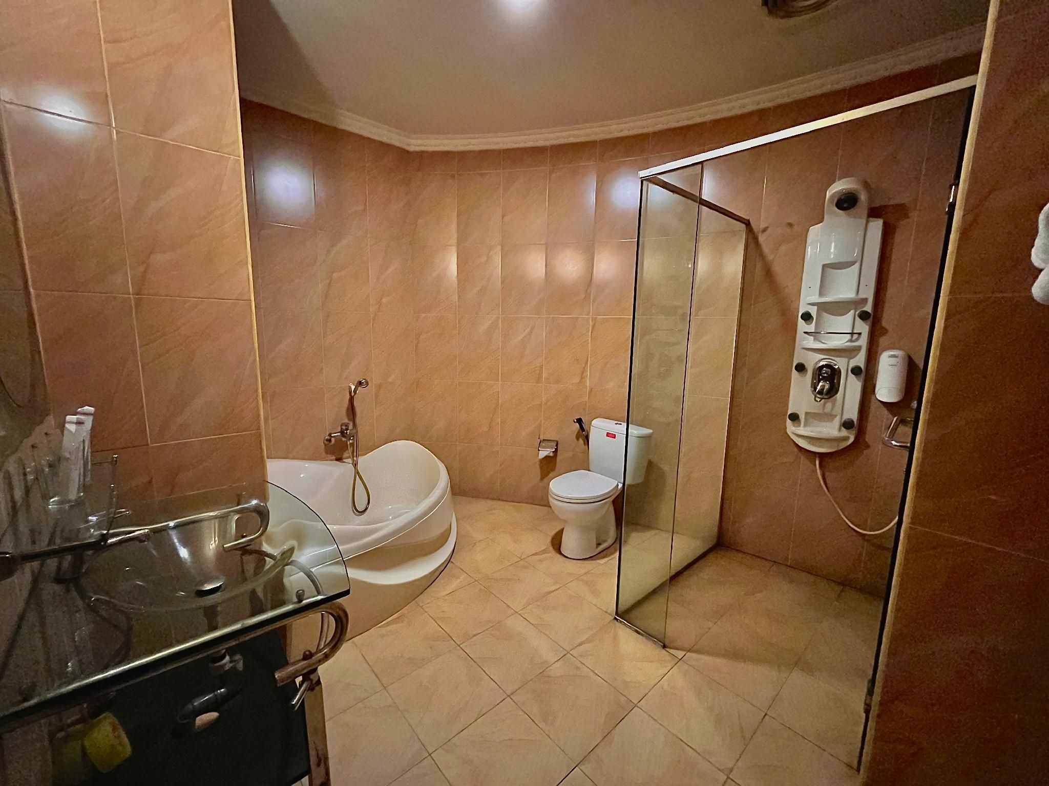 Garuda Hotel Pontianak Executive Room with Bathtub 3