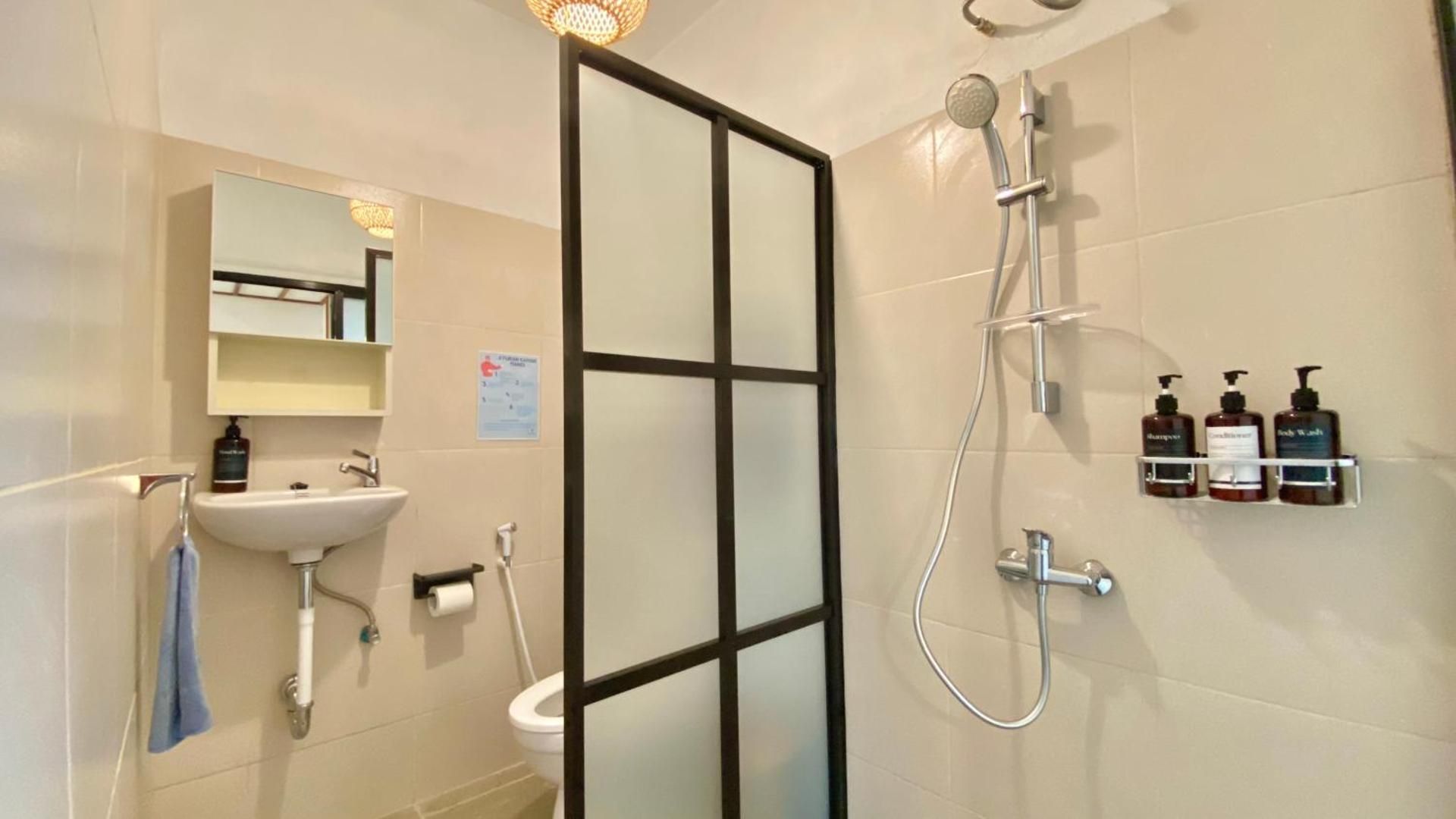 Deluxe Double Room (2 Adults + 1 Child)