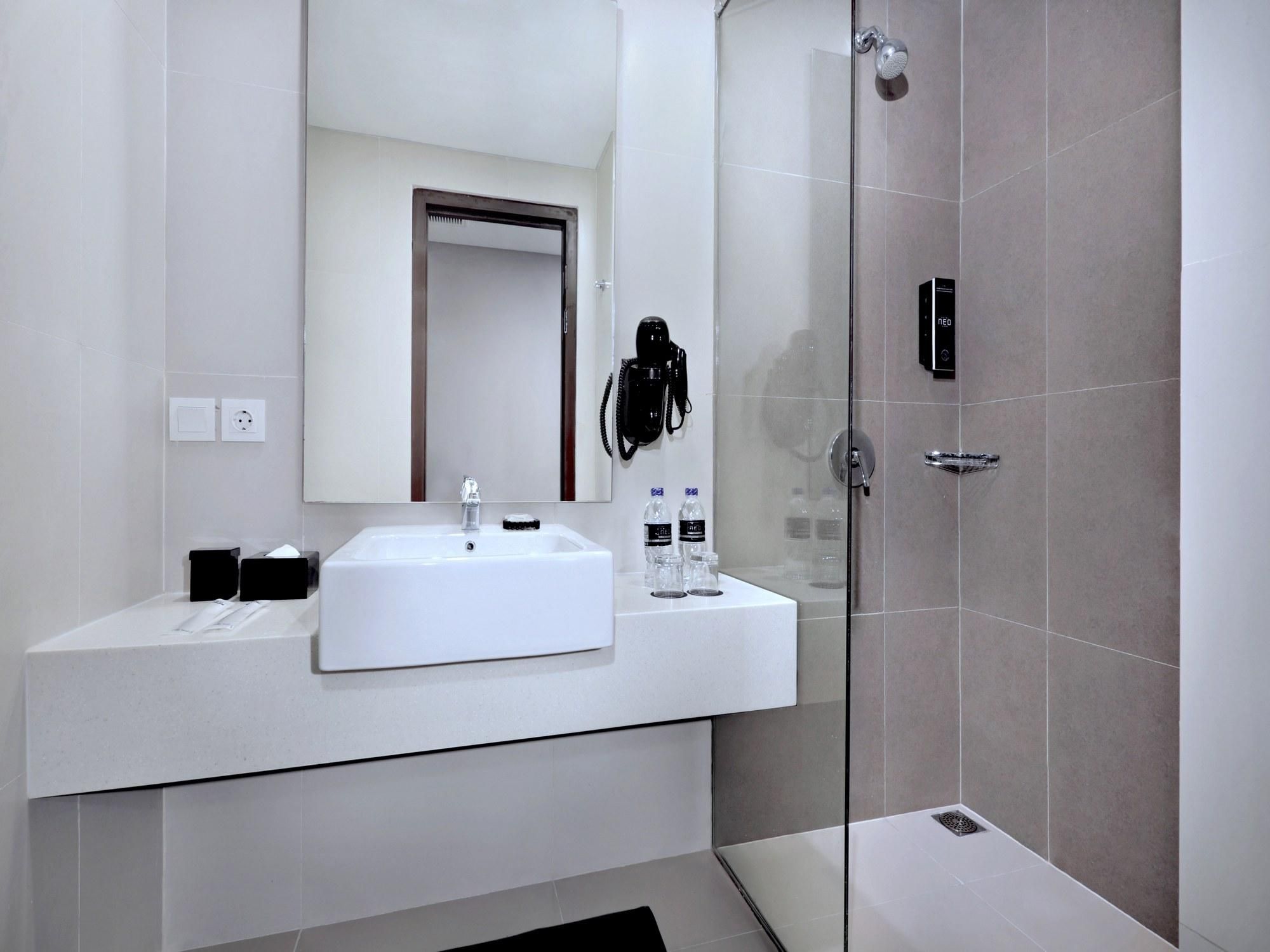 Hotel Neo Gajah Mada Pontianak by ASTON Superior 3