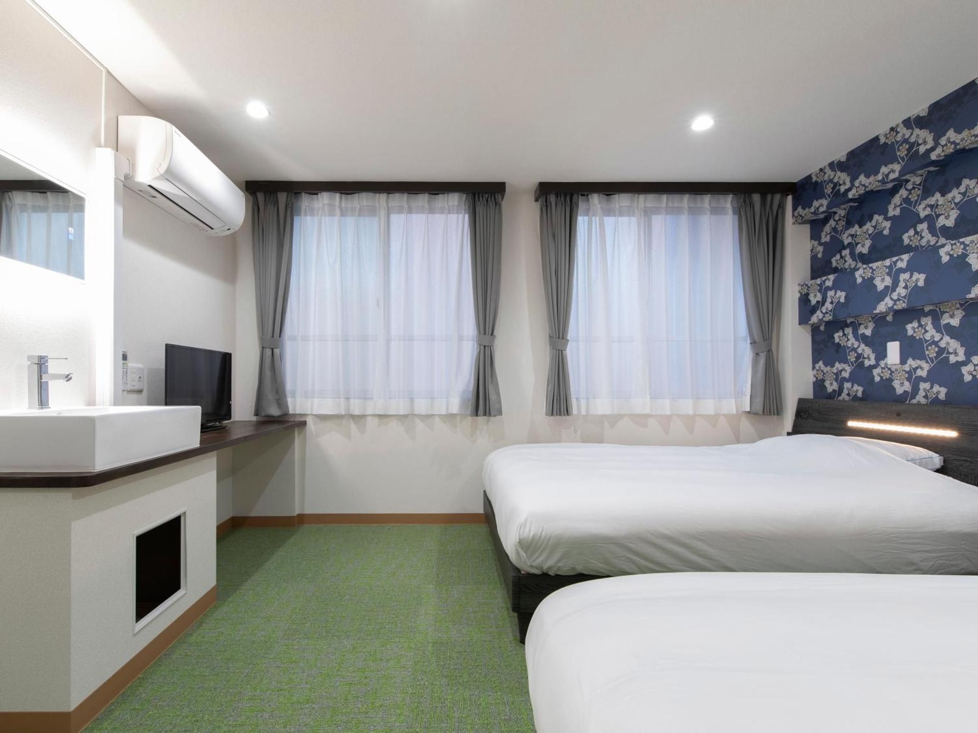 Deluxe Quadruple Room