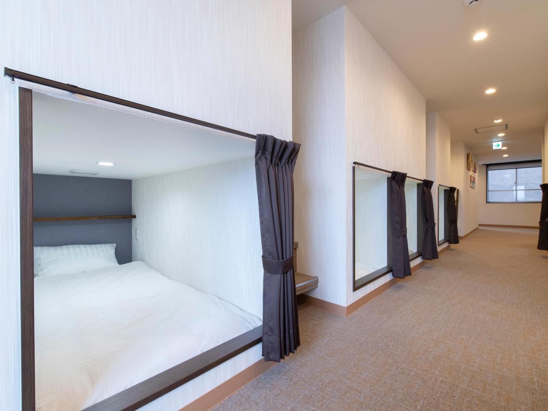 Standard Capsule Room
