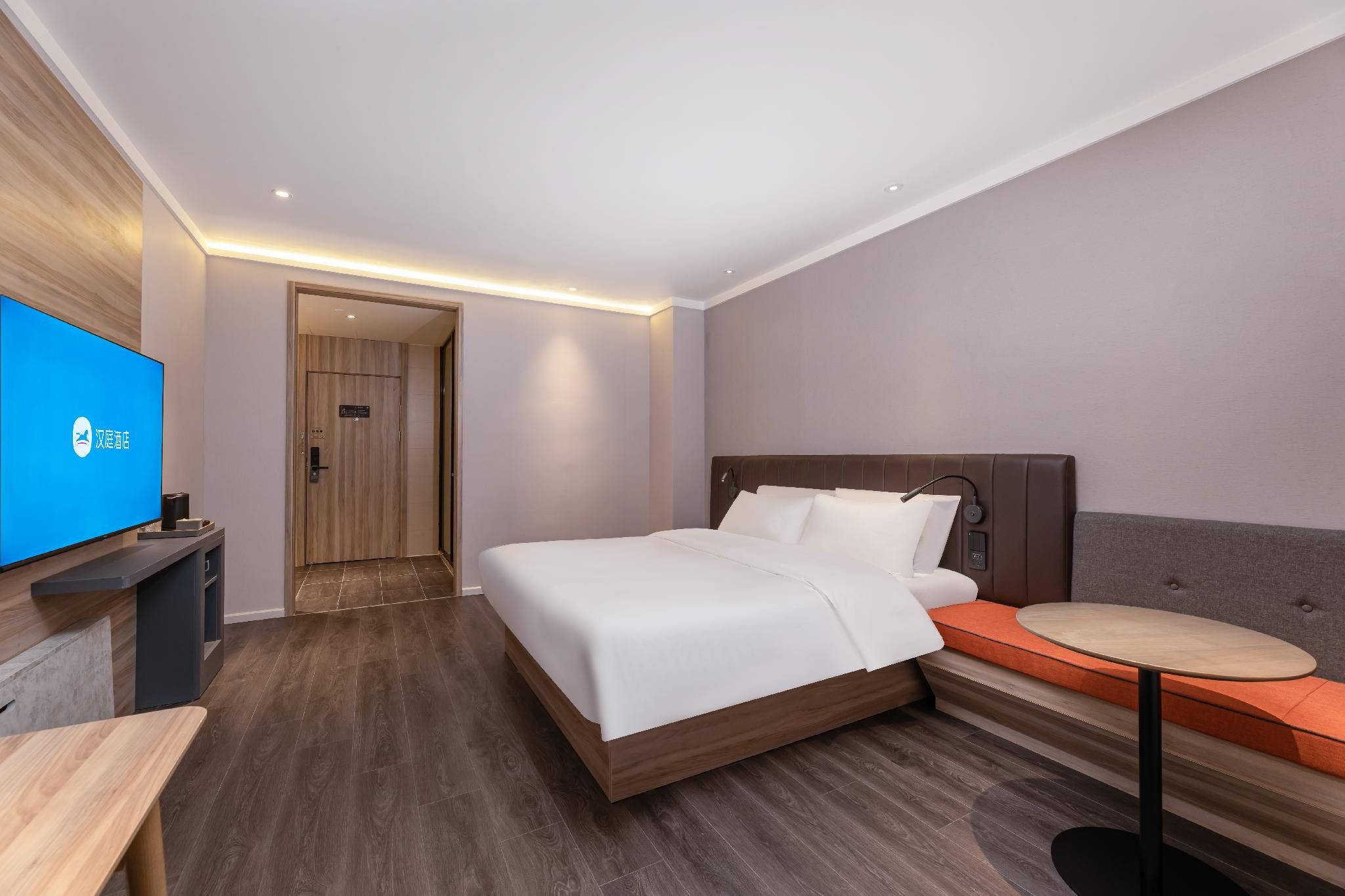 Business Queen Bed Room