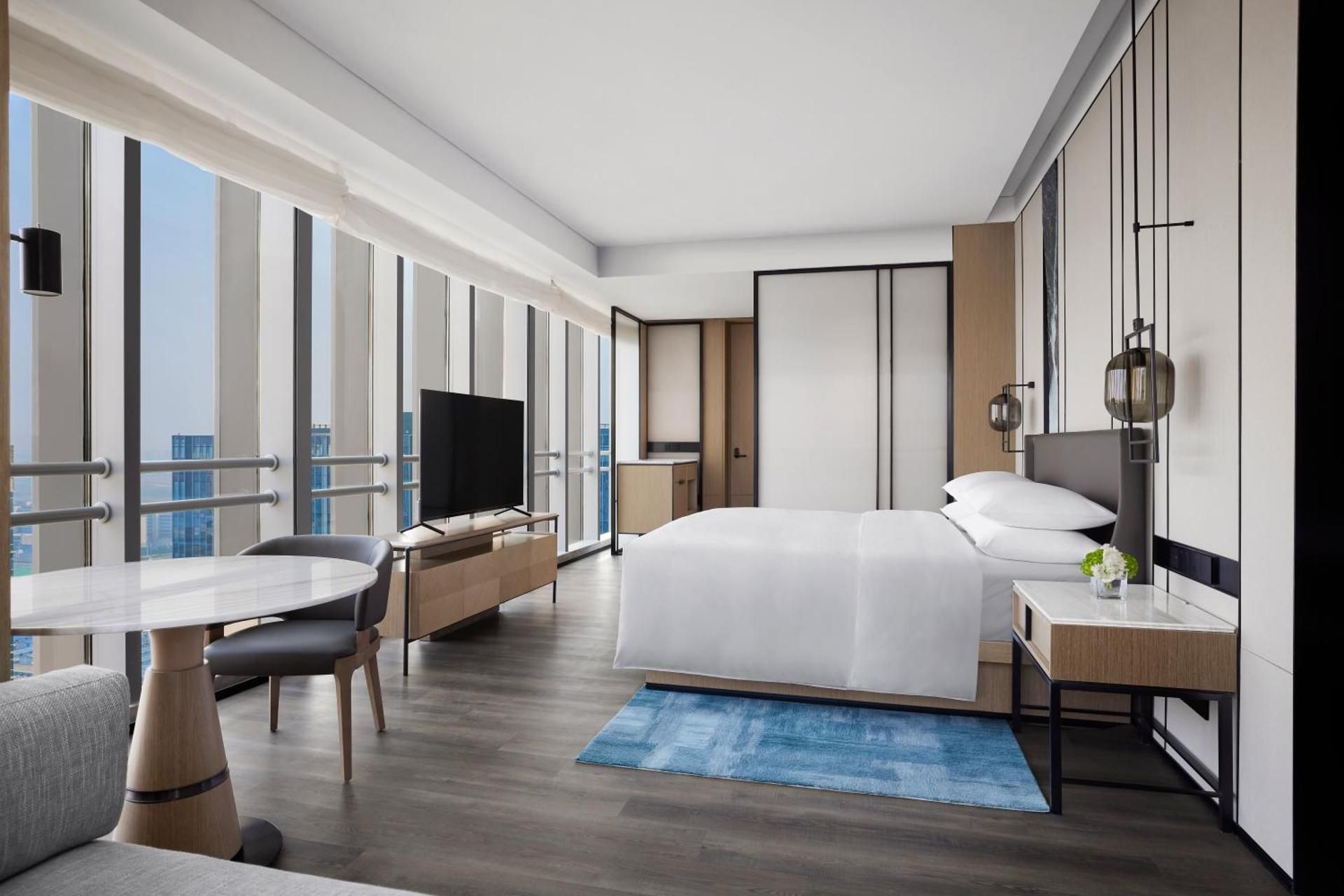 Deluxe King, Guest room, 1 King, City view