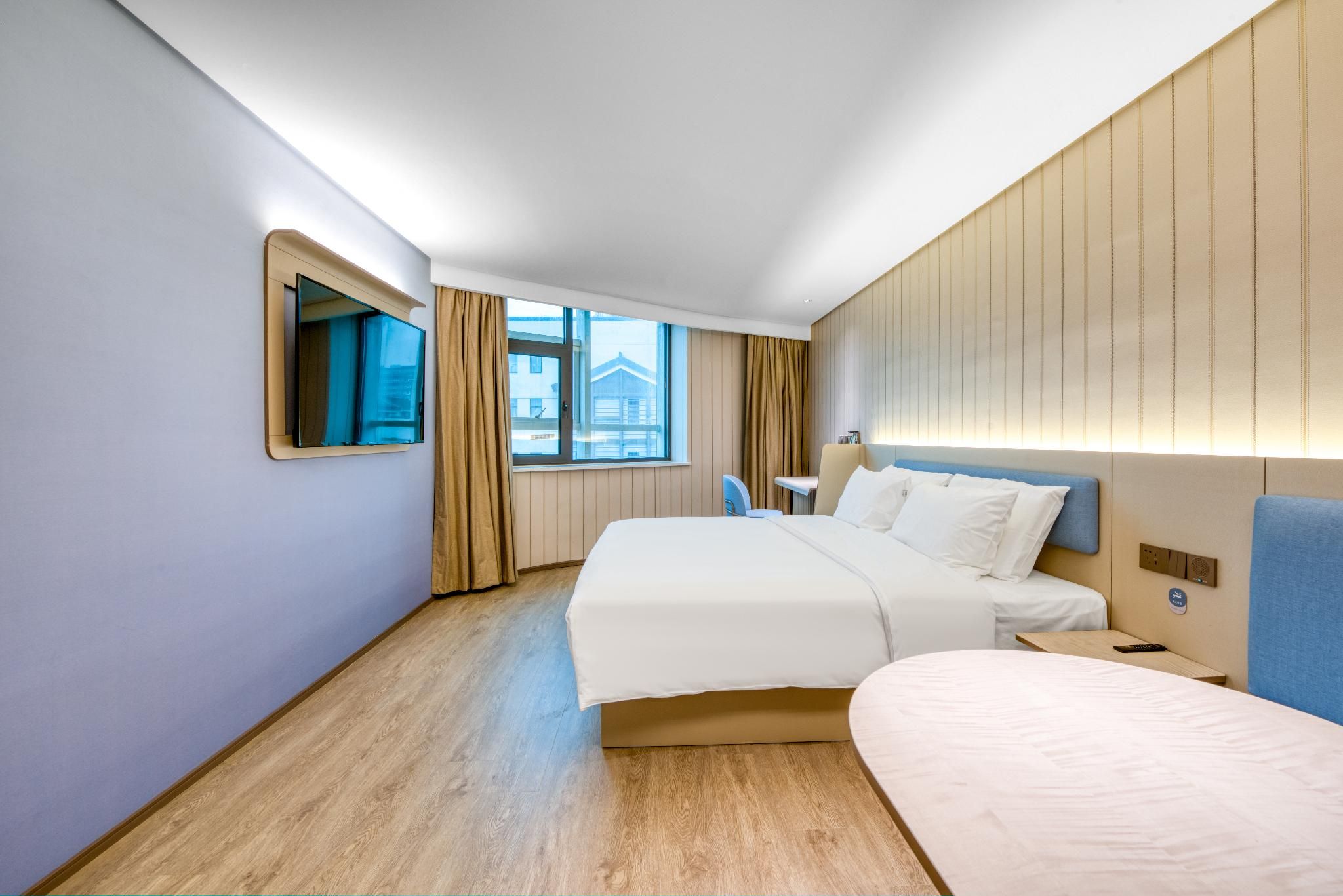 Huazhu - Superior BedRoom