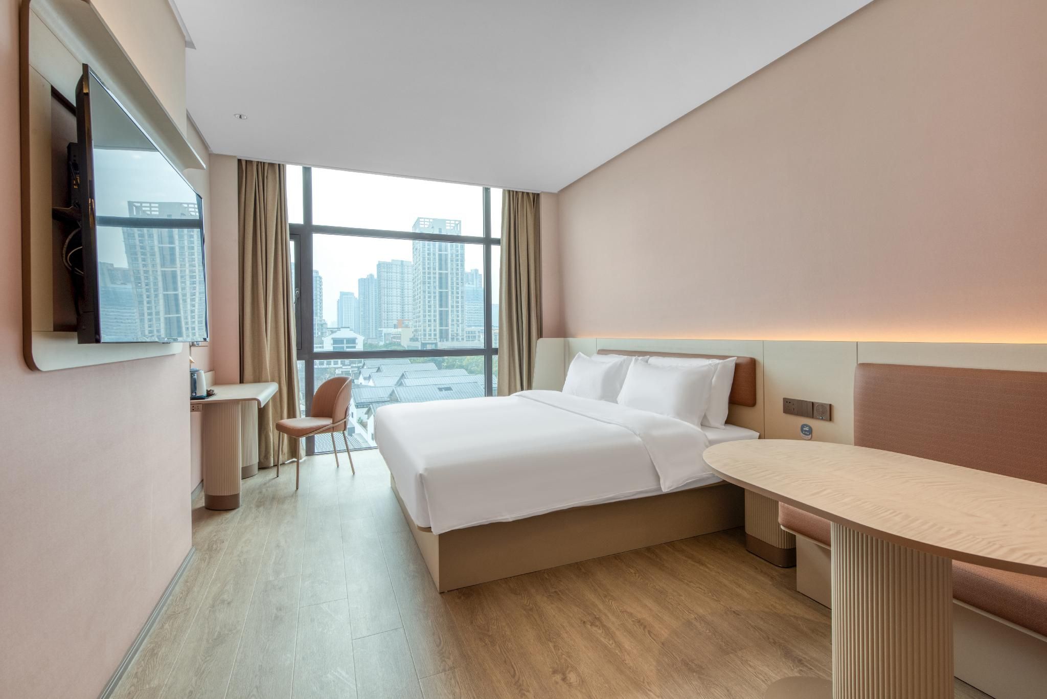 Huazhu - Room With View