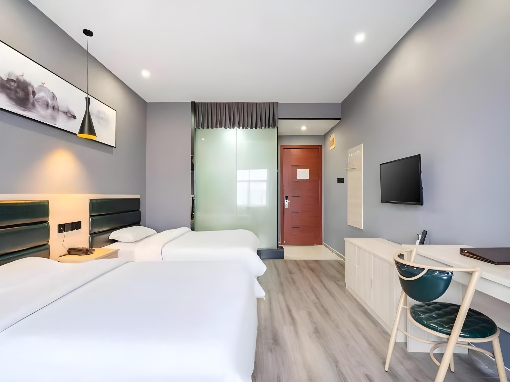 2 Bed Twin Superior Room