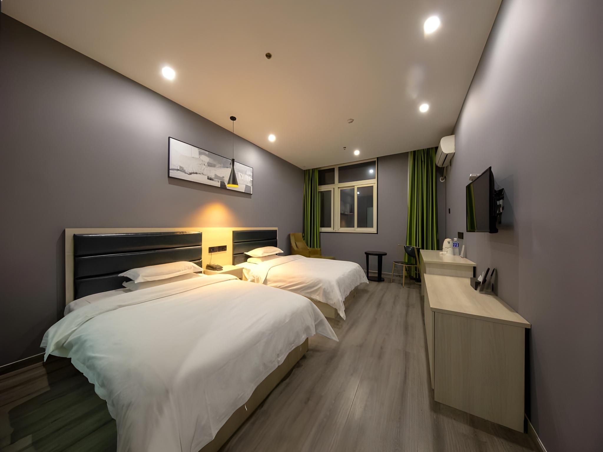 2 Bed Twin Superior Room