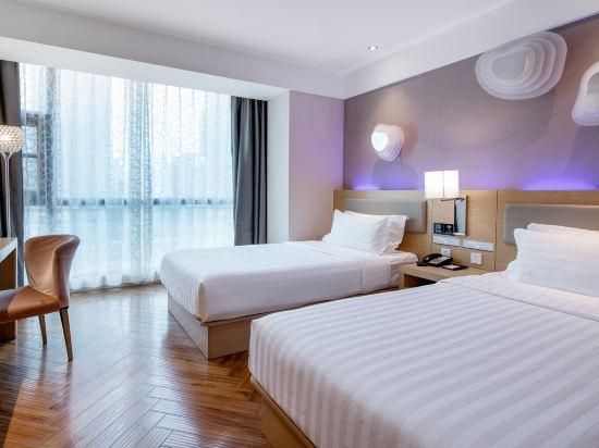 Huazhu - Deluxe Twin Room
