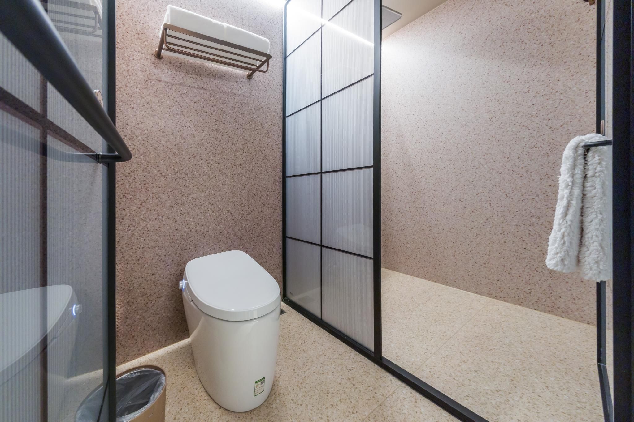 Huazhu - Superior Twin