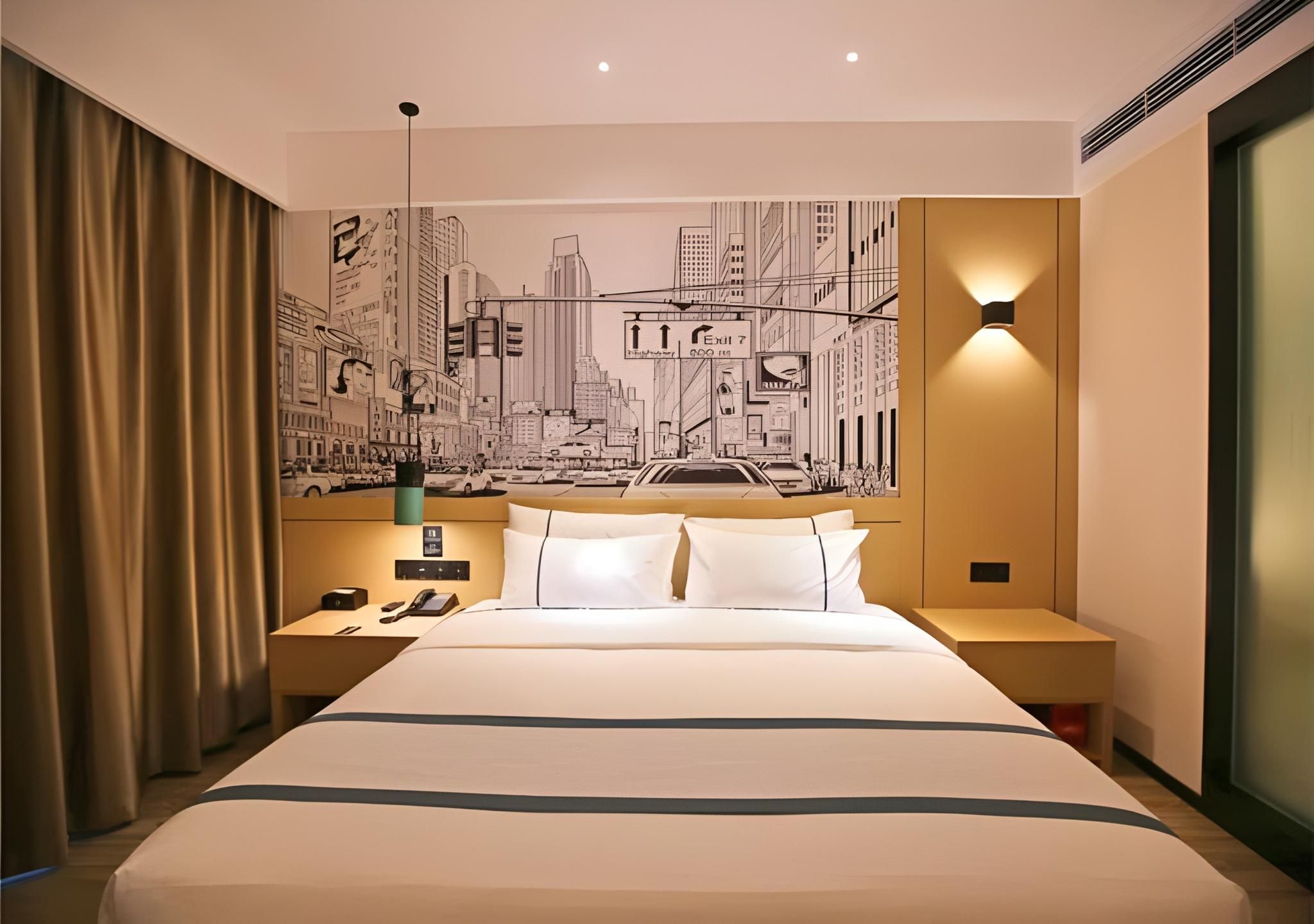 Business Queen Room