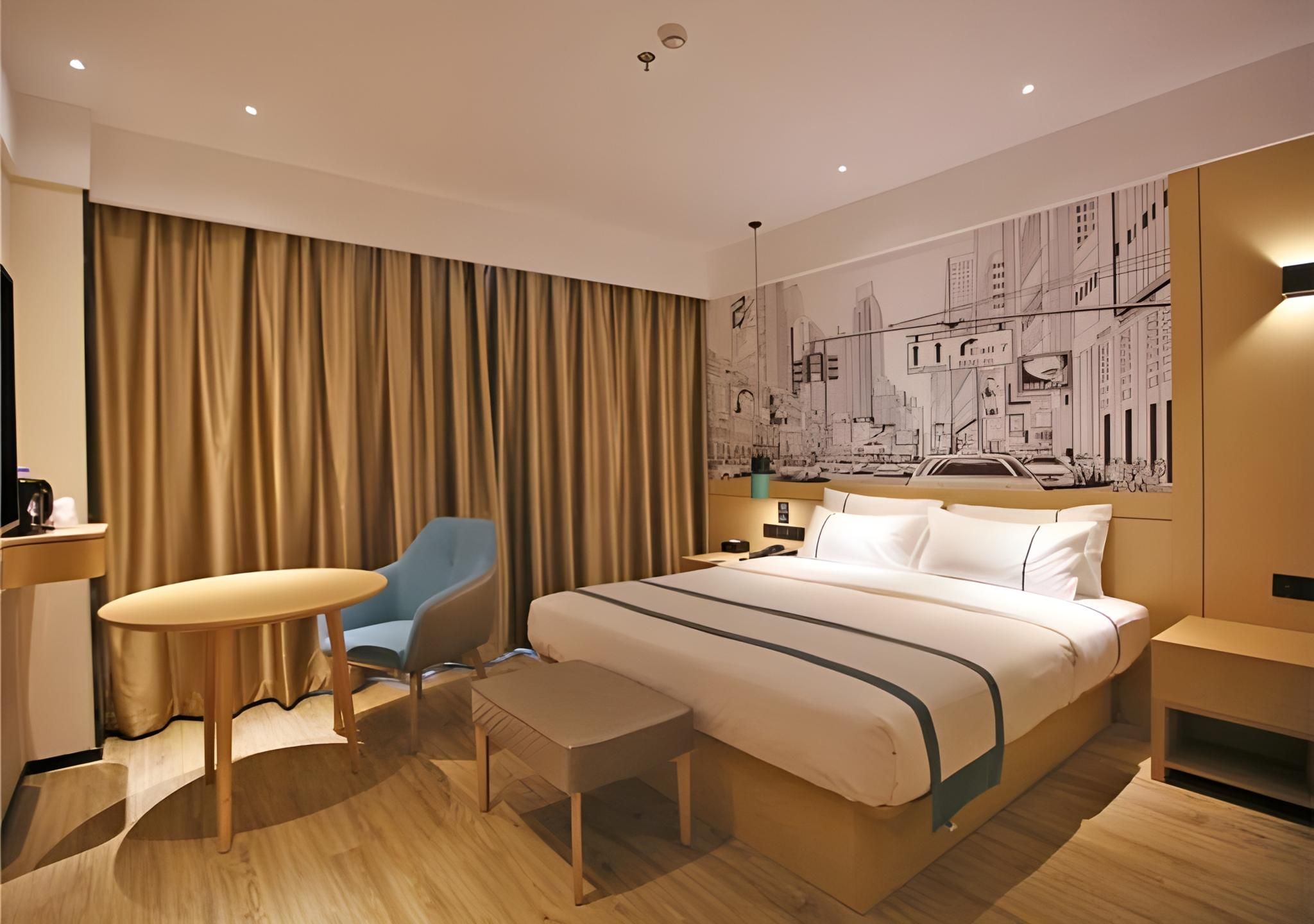 Business Queen Room