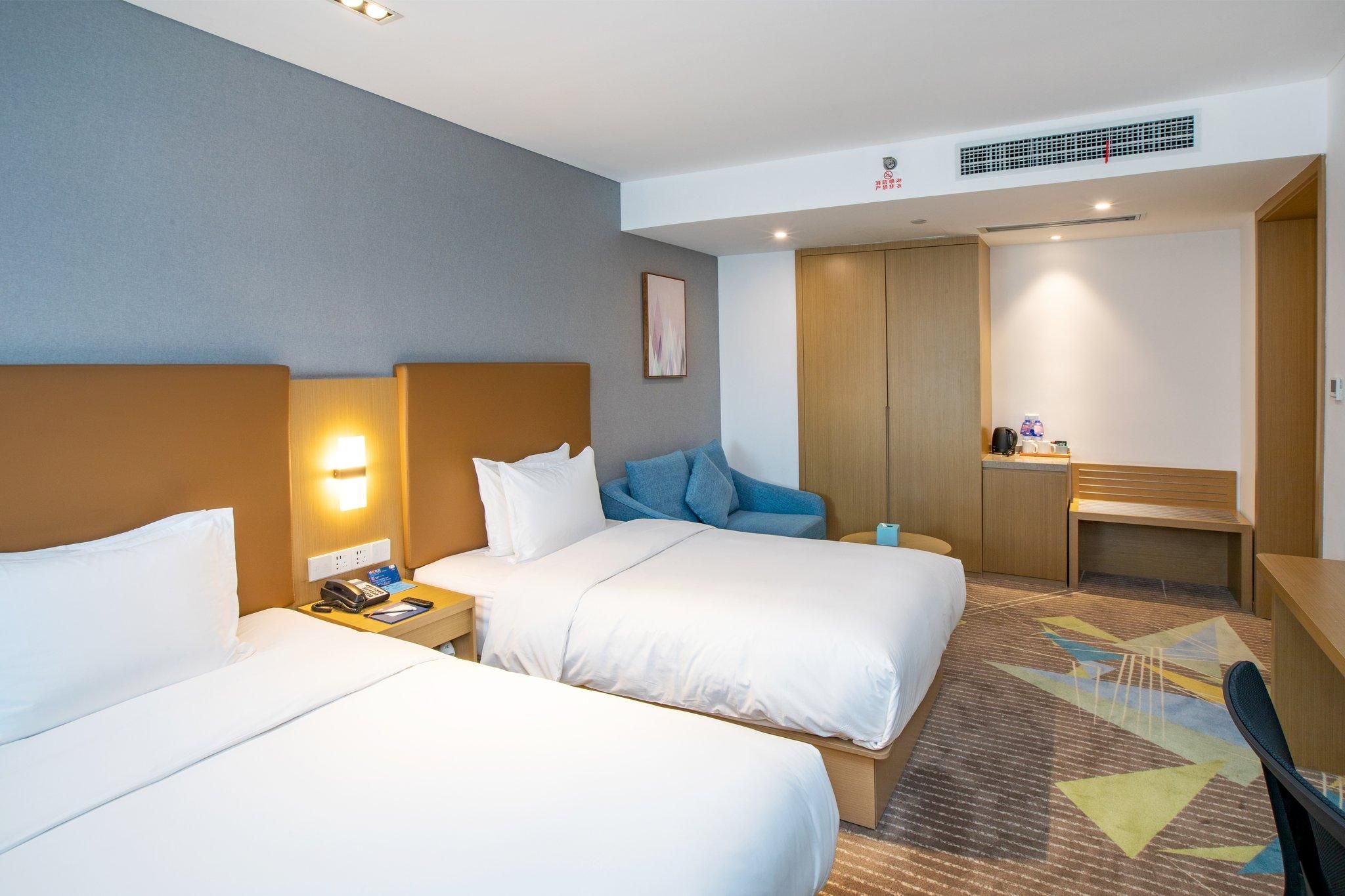 2 Double Beds Standard