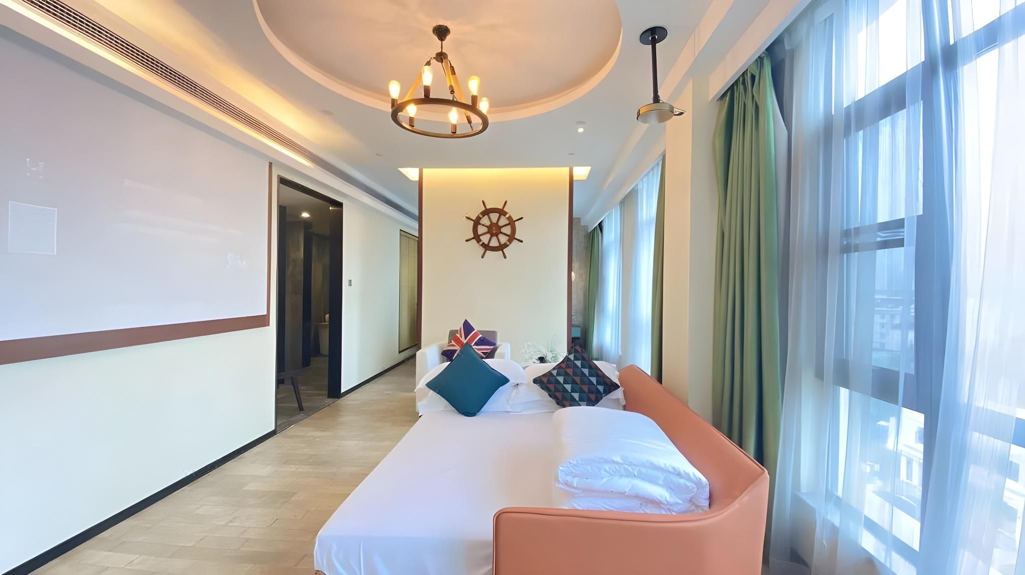 Maya Bay Family Suite with Bathtub