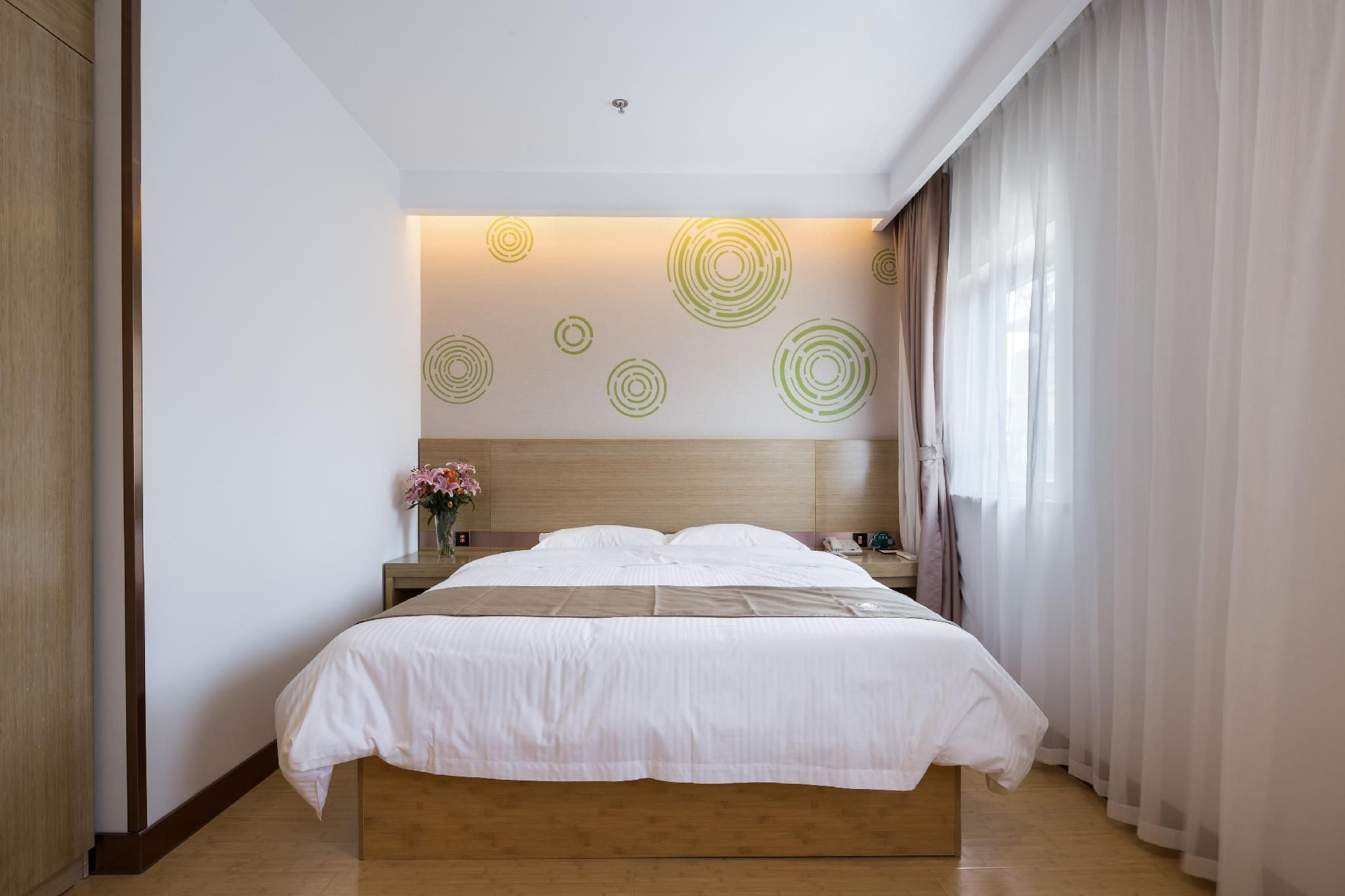 Business Queen Room