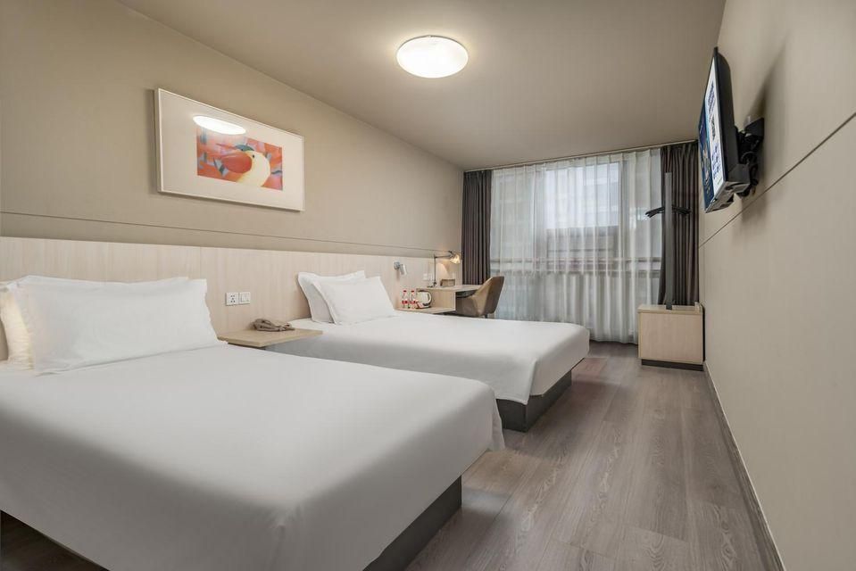WH - Superior Bed Room