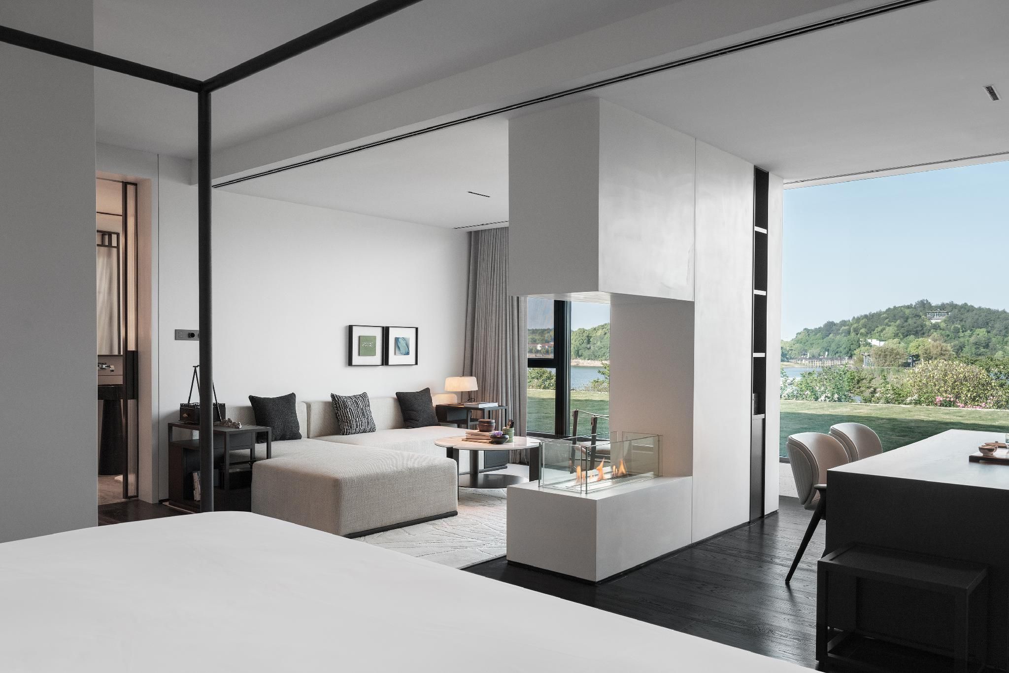 Queen Room with View