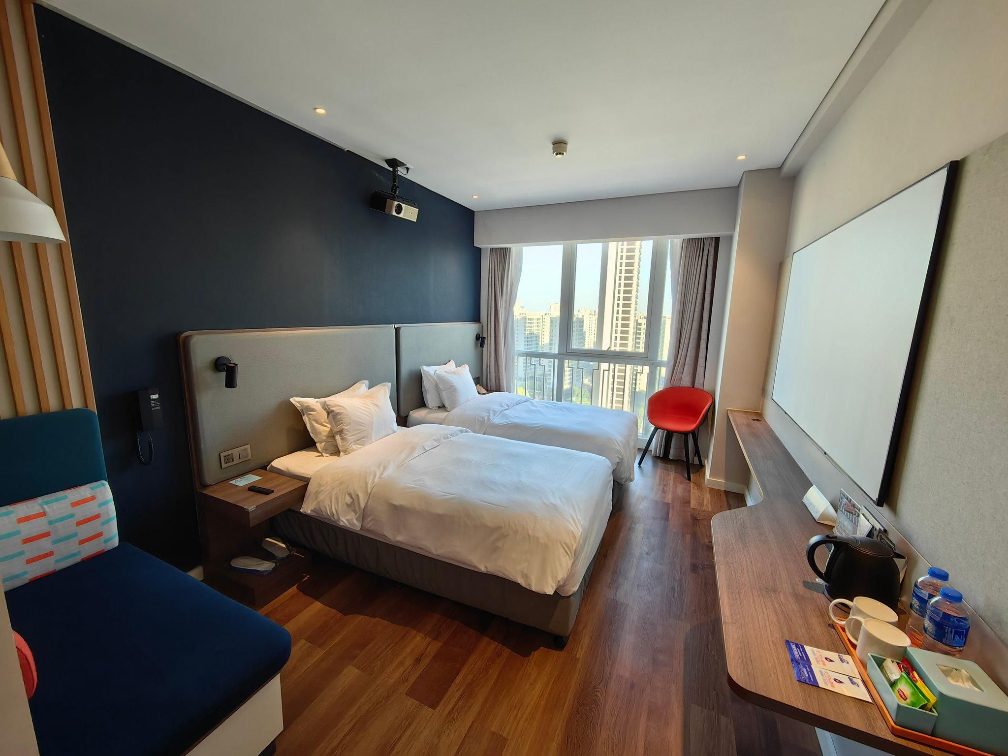 2 Single Standard Lake View Audio Visual