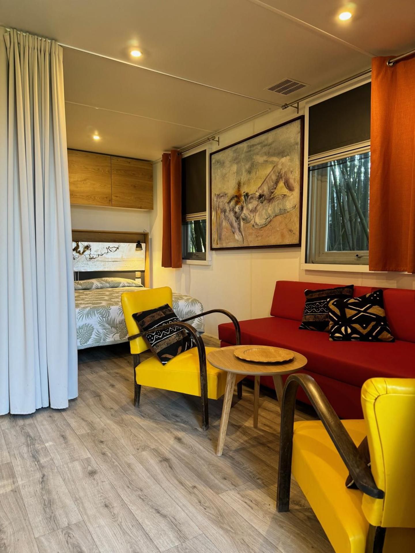 King Studio with Sofa Bed
