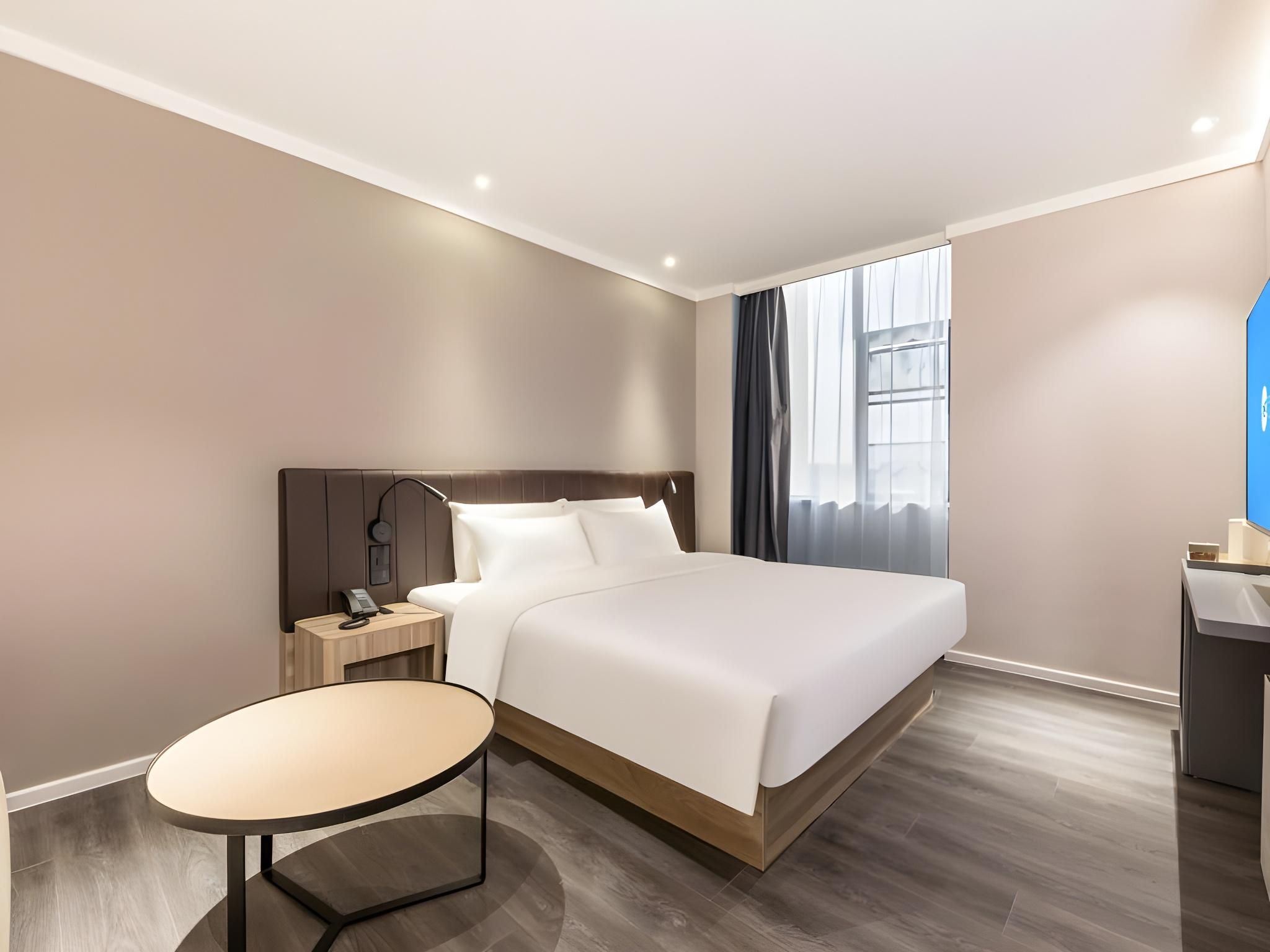 Huazhu - Deluxe Bed Room
