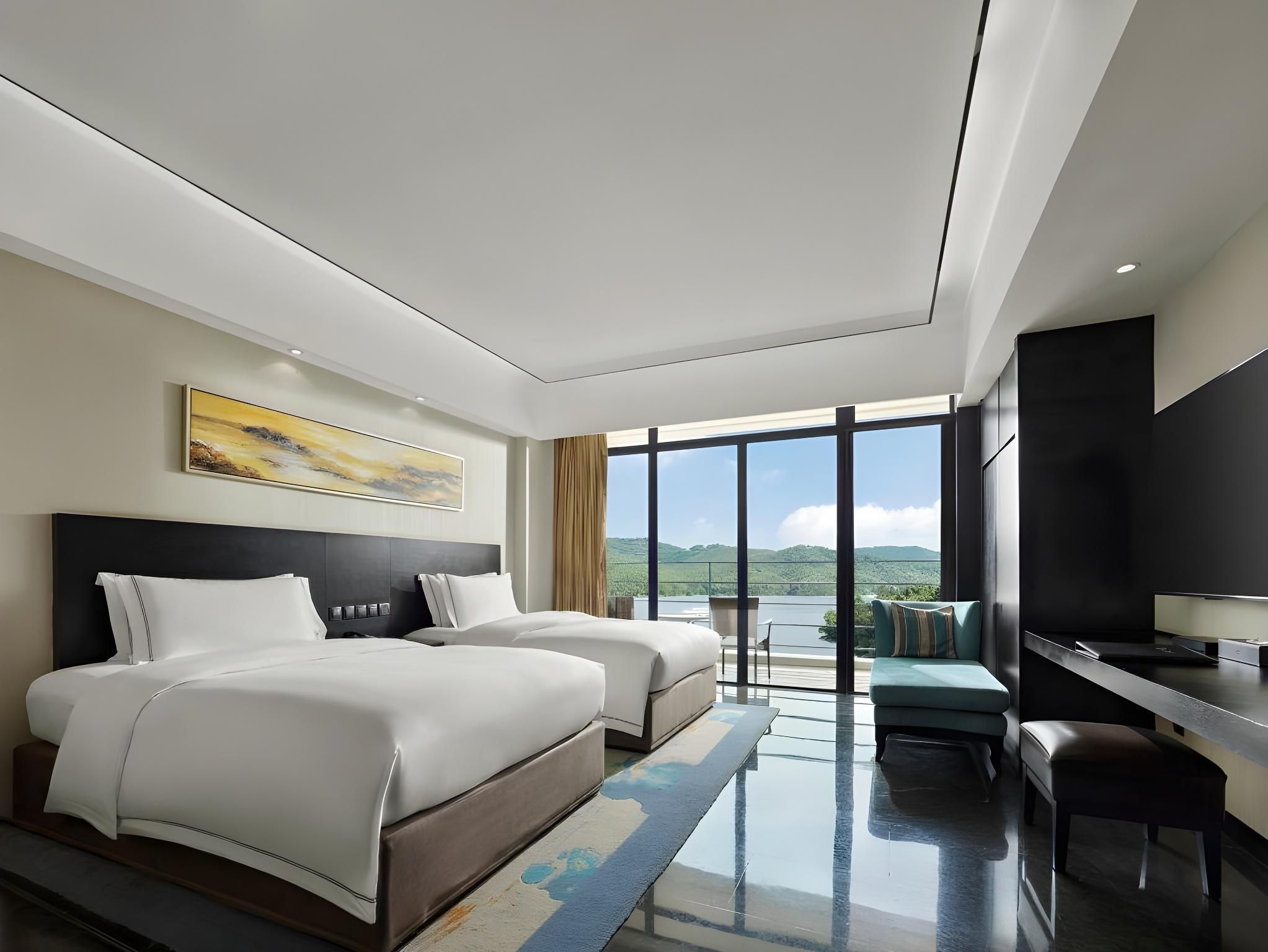 2 Bed Twin Superior Room