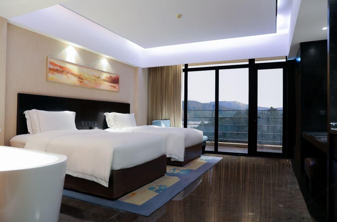 2 Bed Twin Superior Room