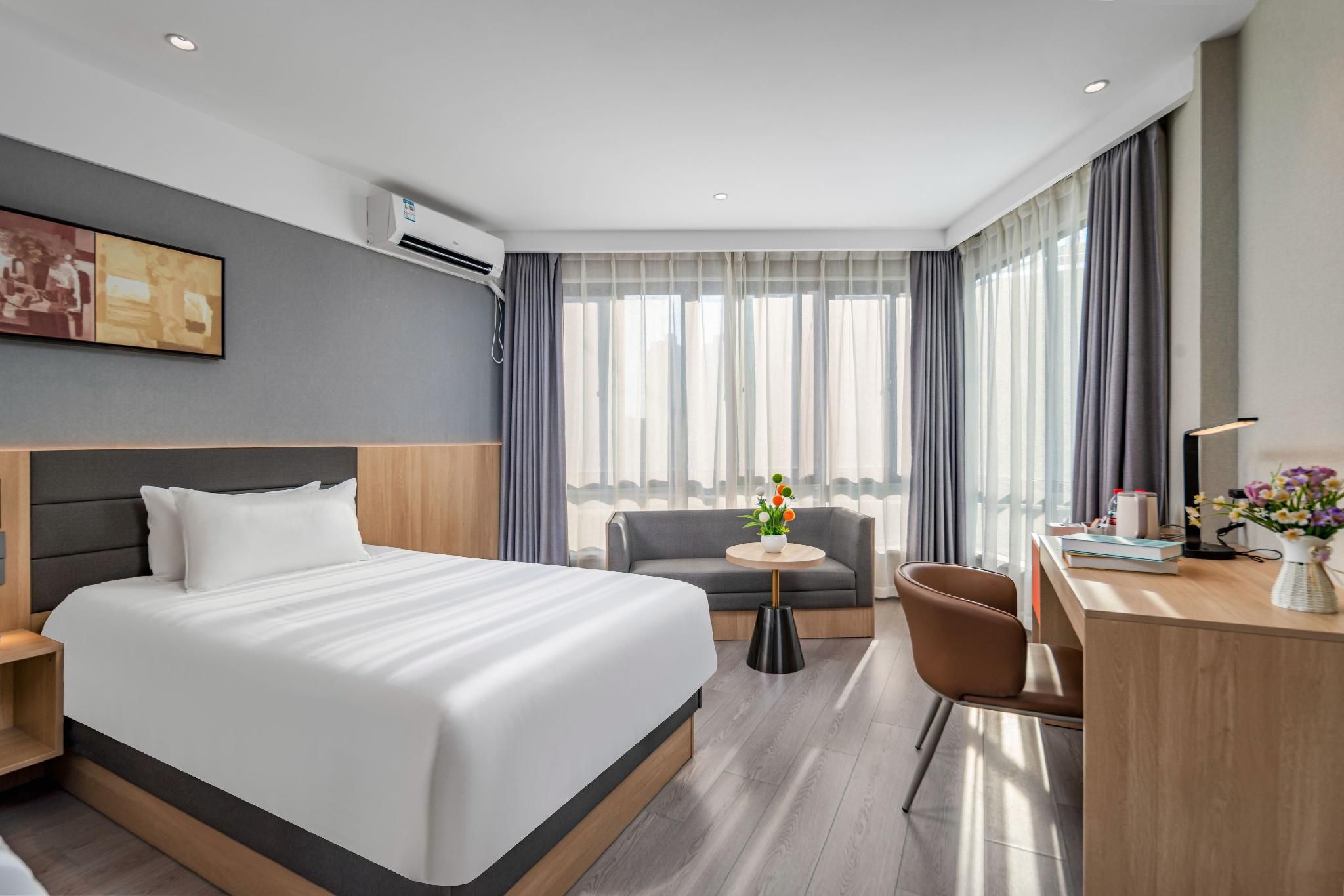WH - Deluxe Room Twin