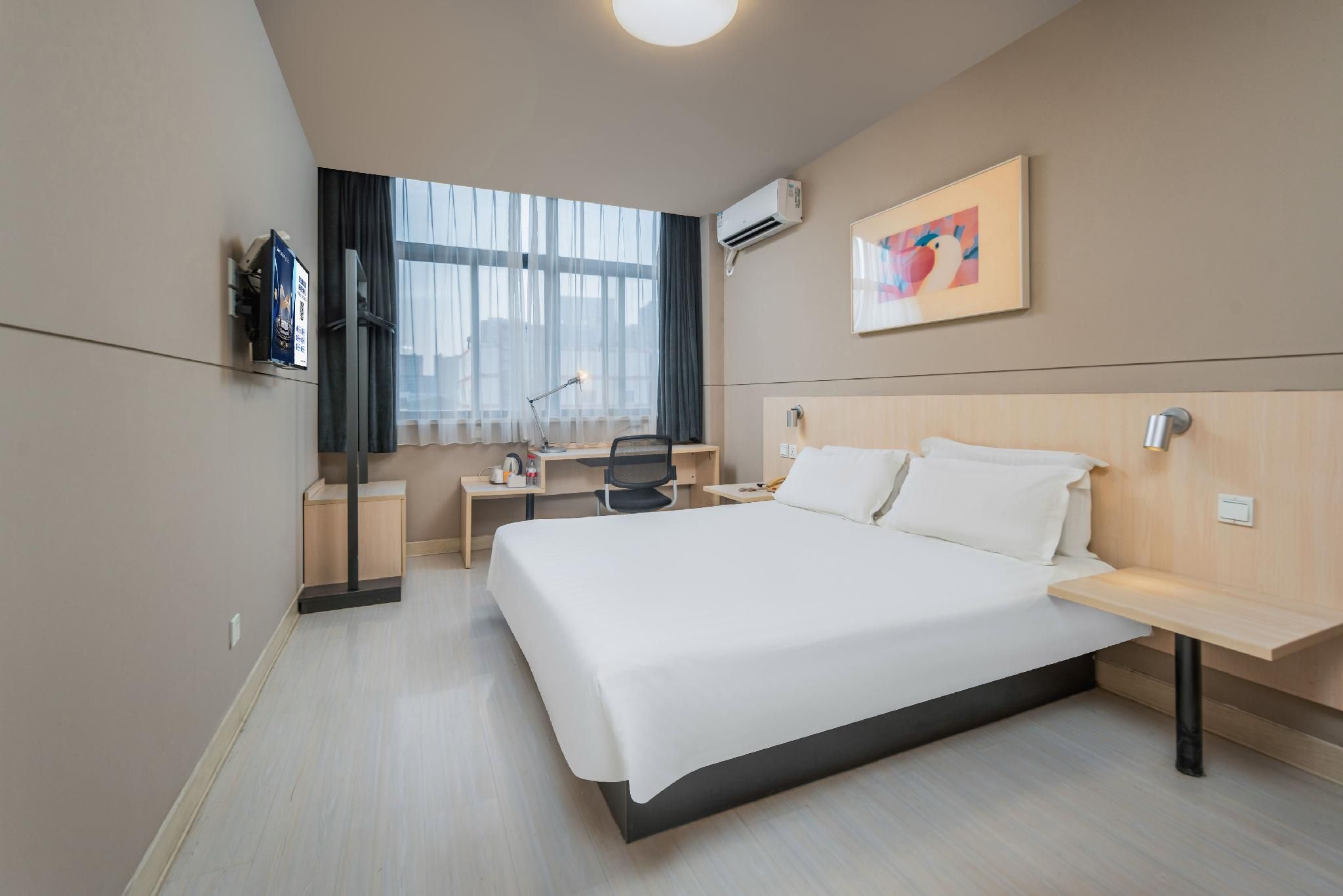 WH - Superior Bed Suite