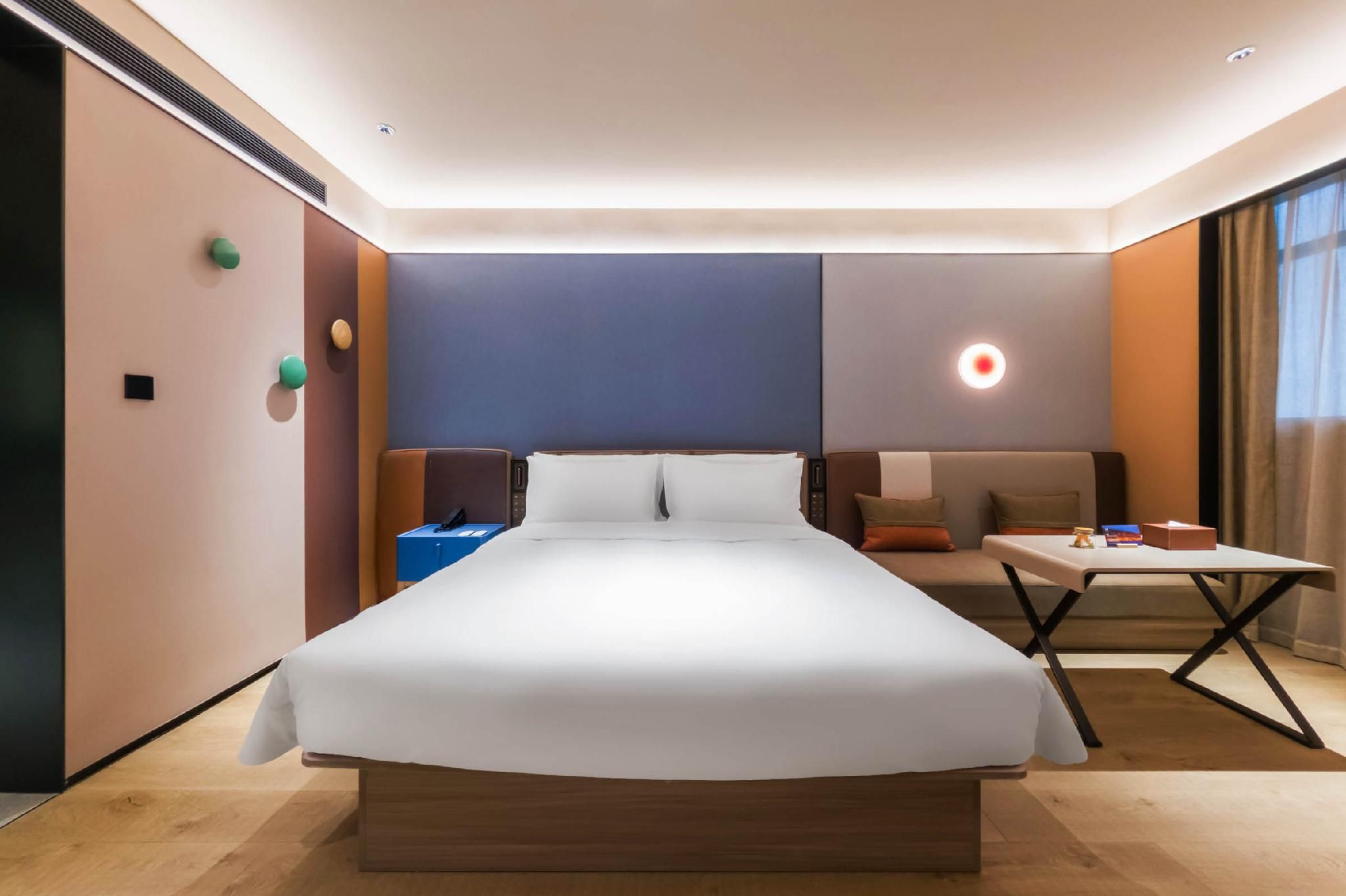 Huazhu - Room With Bed