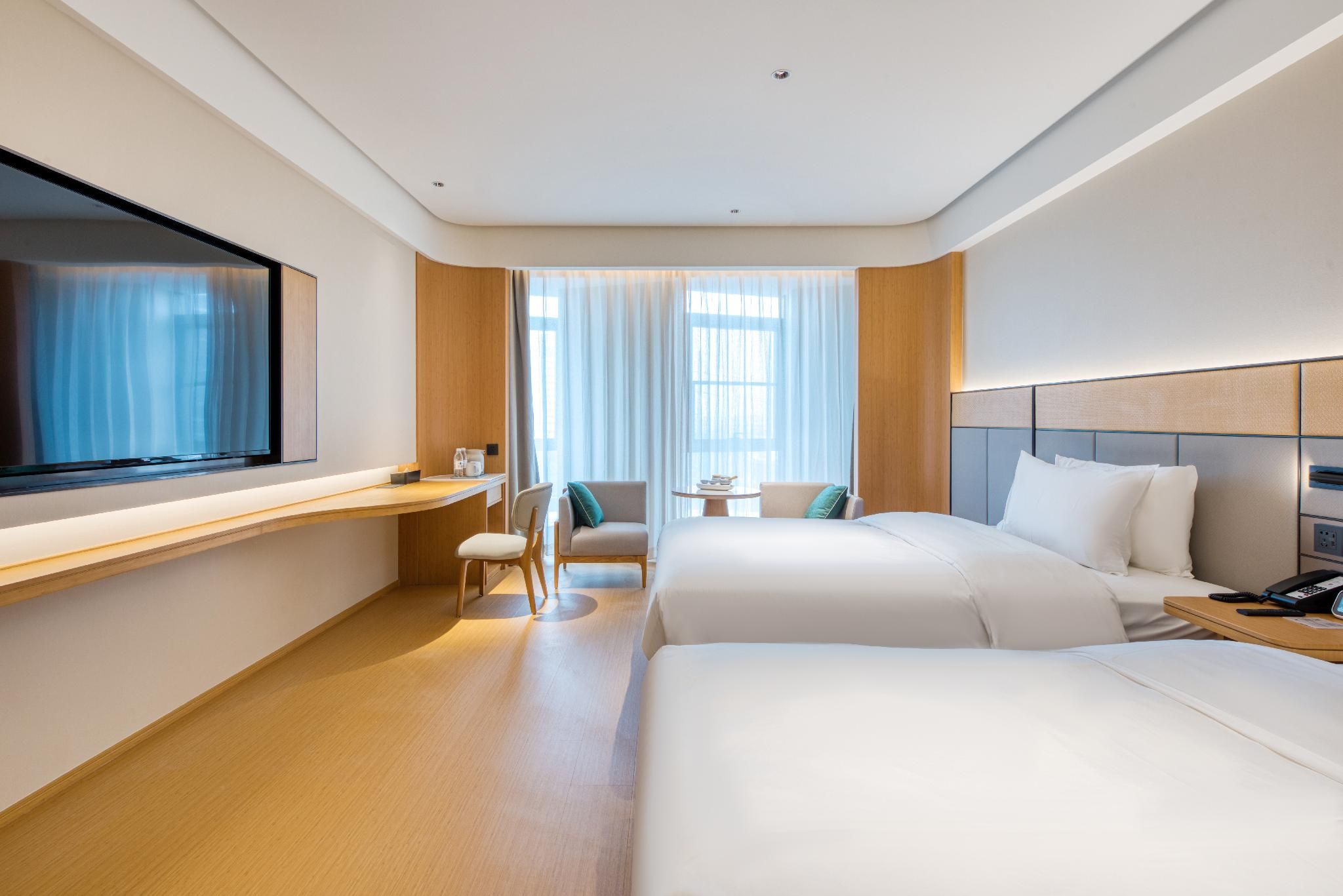 Huazhu - Superior Twin