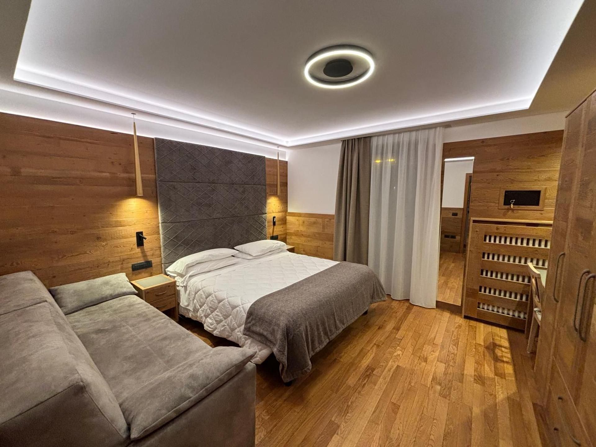 Apartment - Split Level