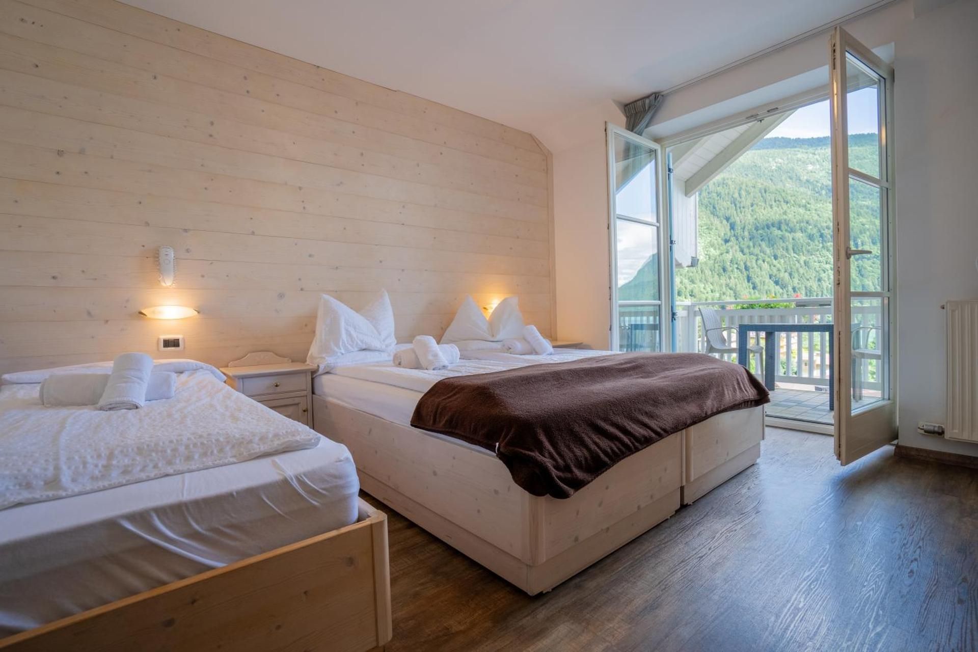 Triple Room with Lake View
