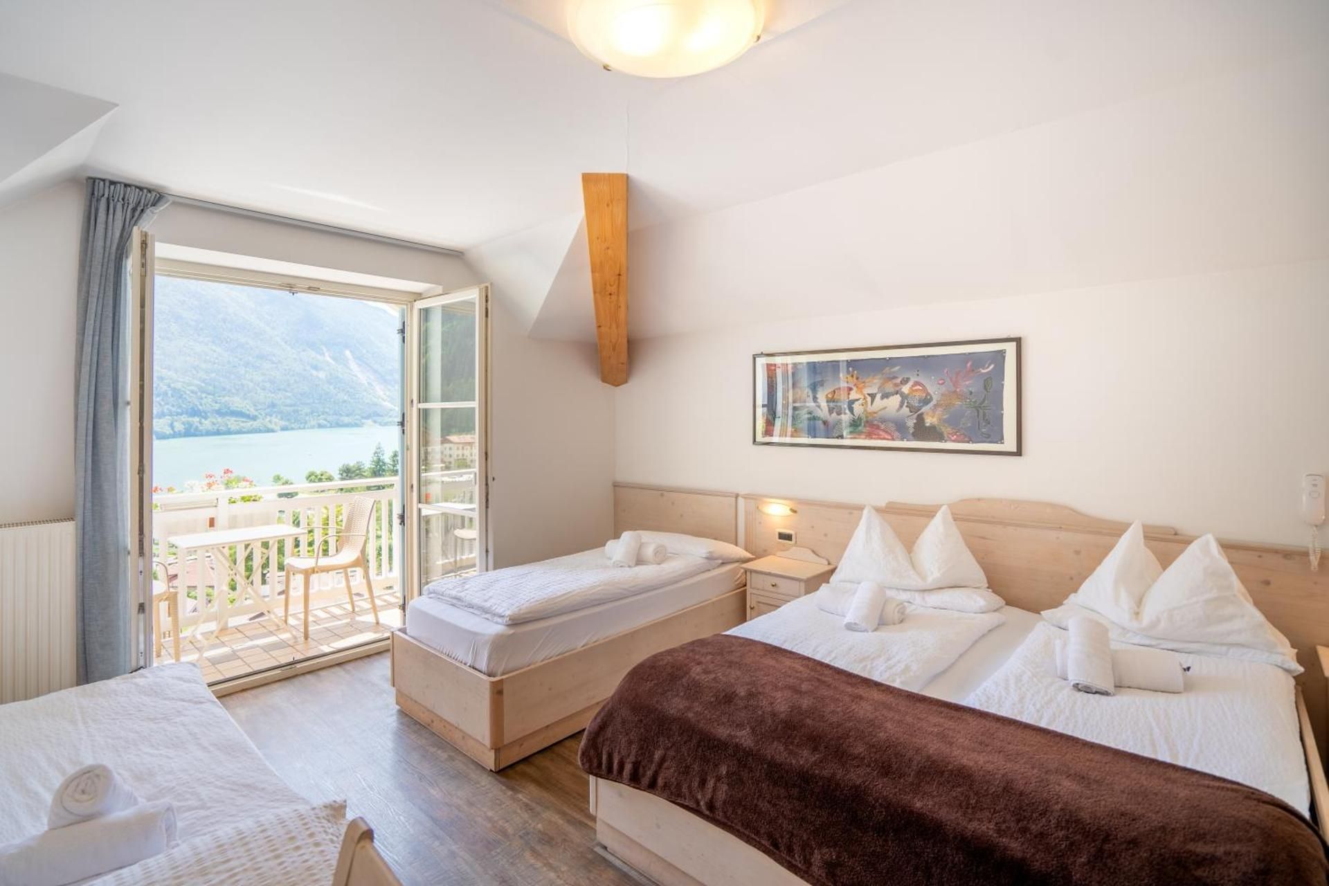 Quadruple Room with Lake View