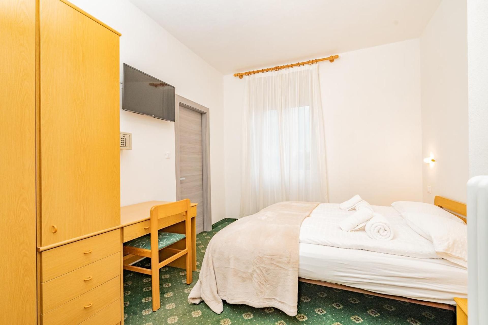 Economy Single Room