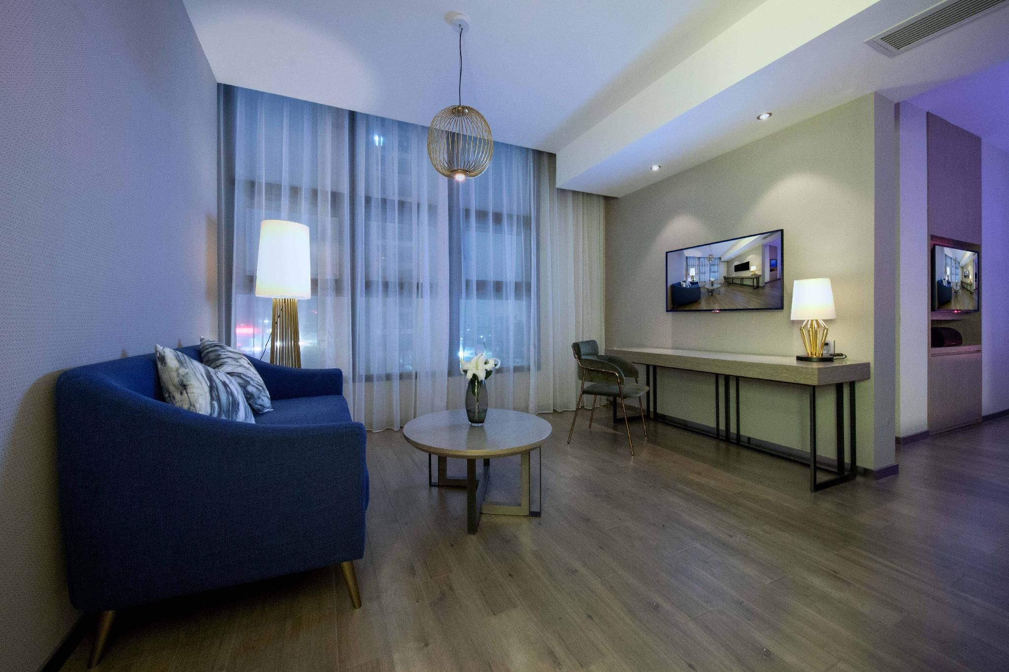 Non complex senior bed room