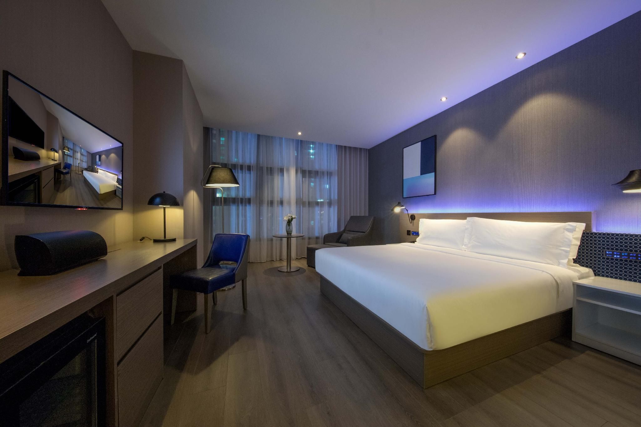 Business Queen Bed Room