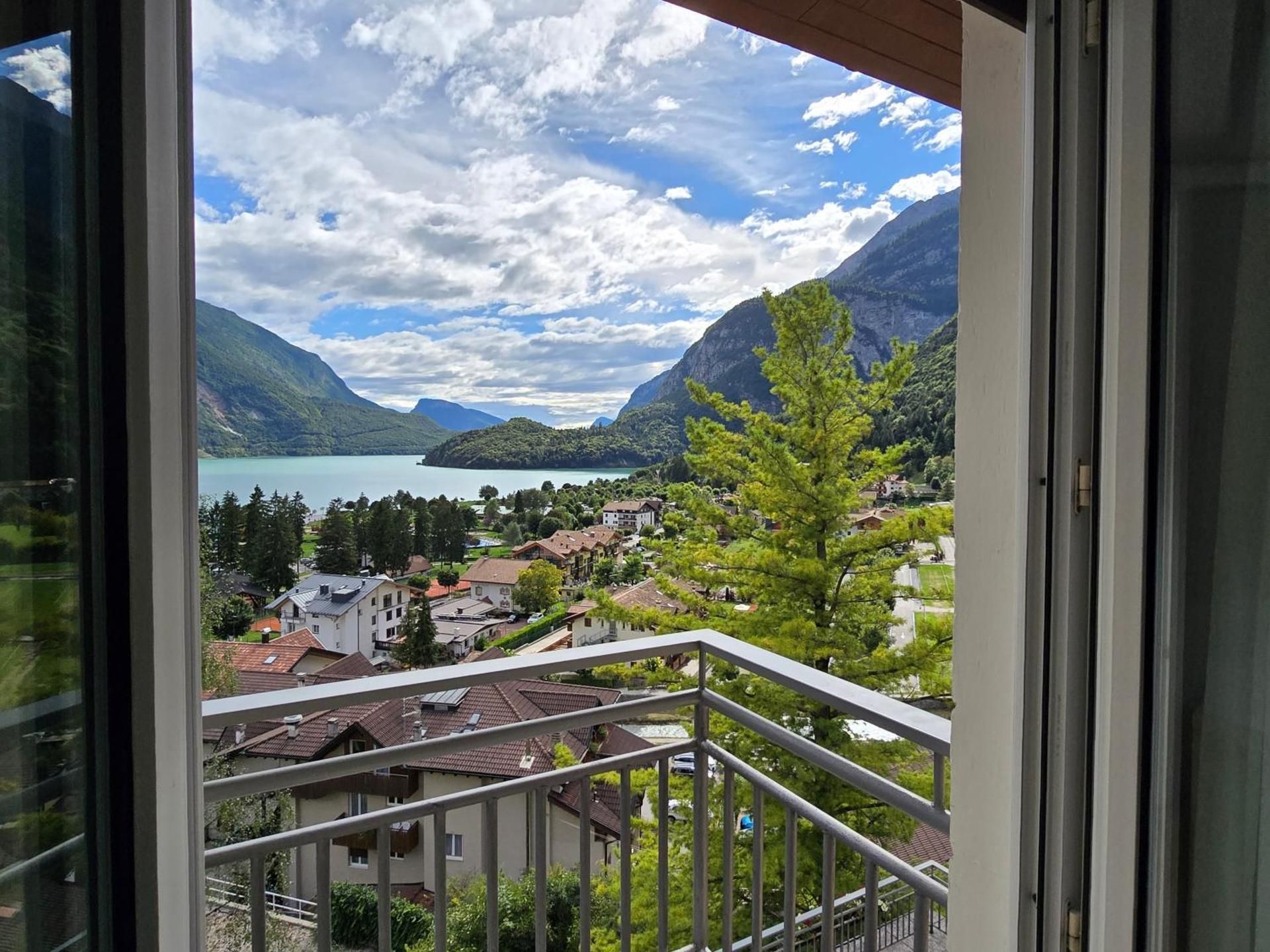 Triple Room with Lake View