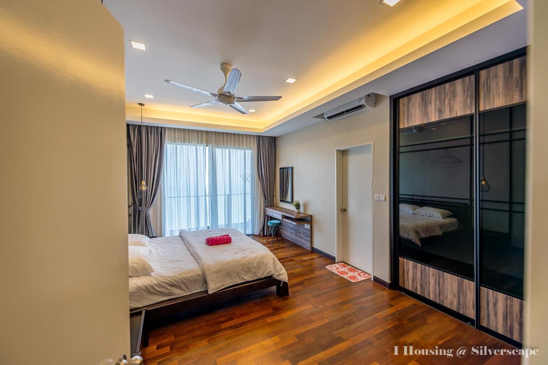 DELUXE APARTMENT