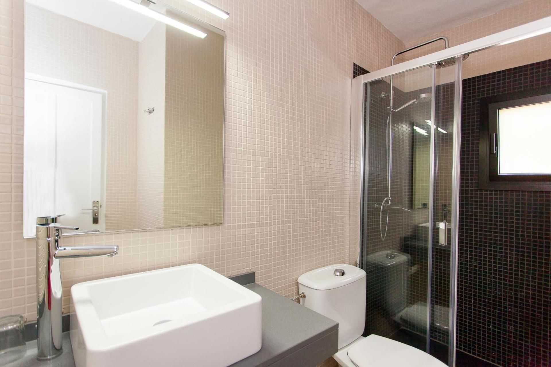 Studio (2 Adults)