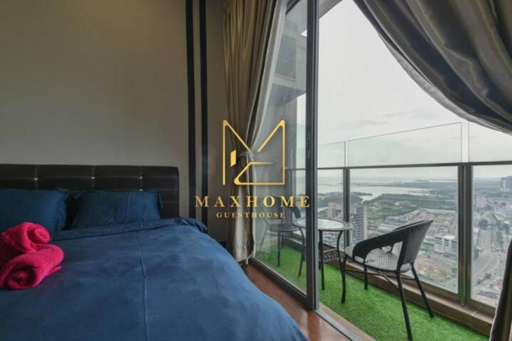 Studio Apartment with Sea View